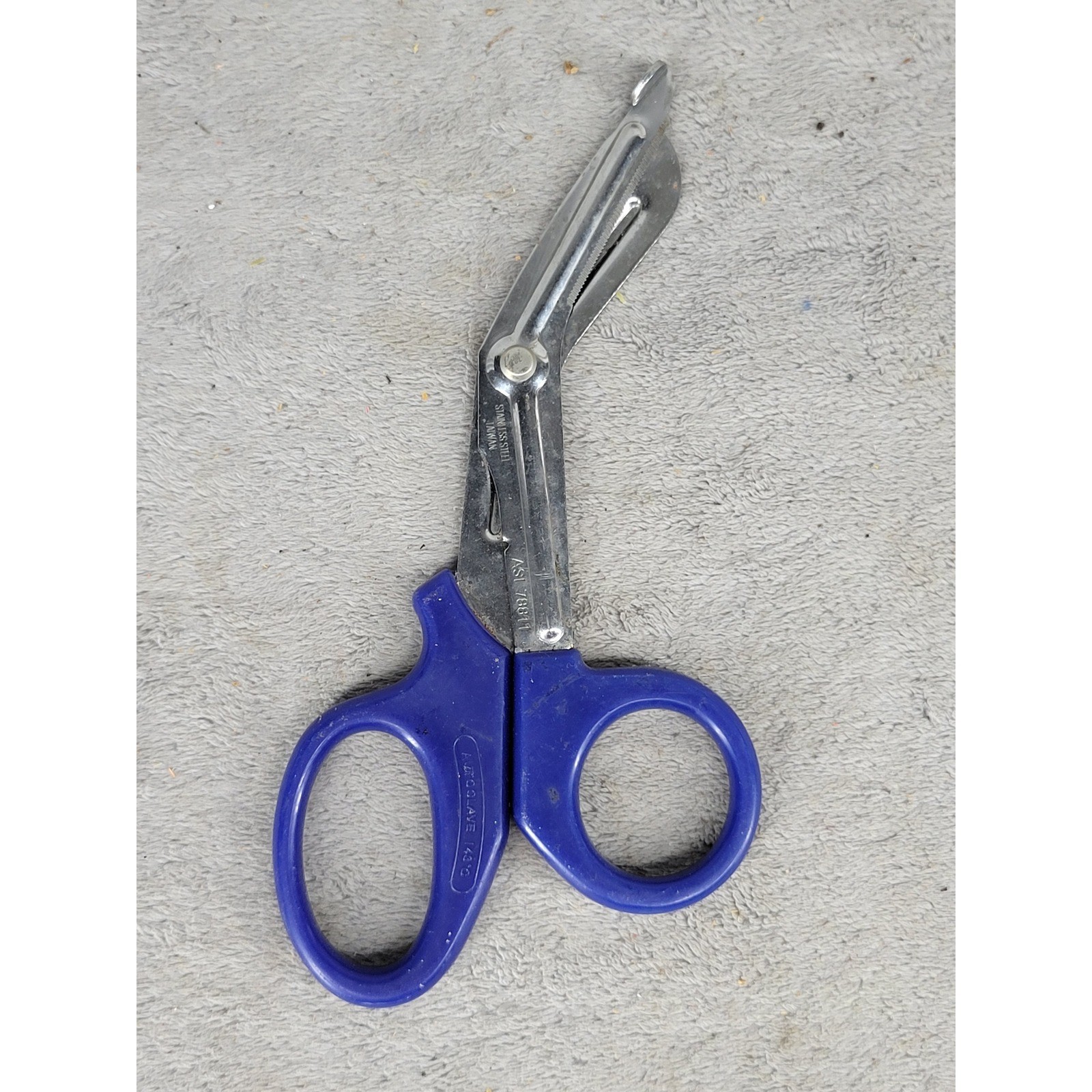 ASI 78811 Stainless Steel Trauma Shears Blue Autoclavable 7 In Medical Scissor