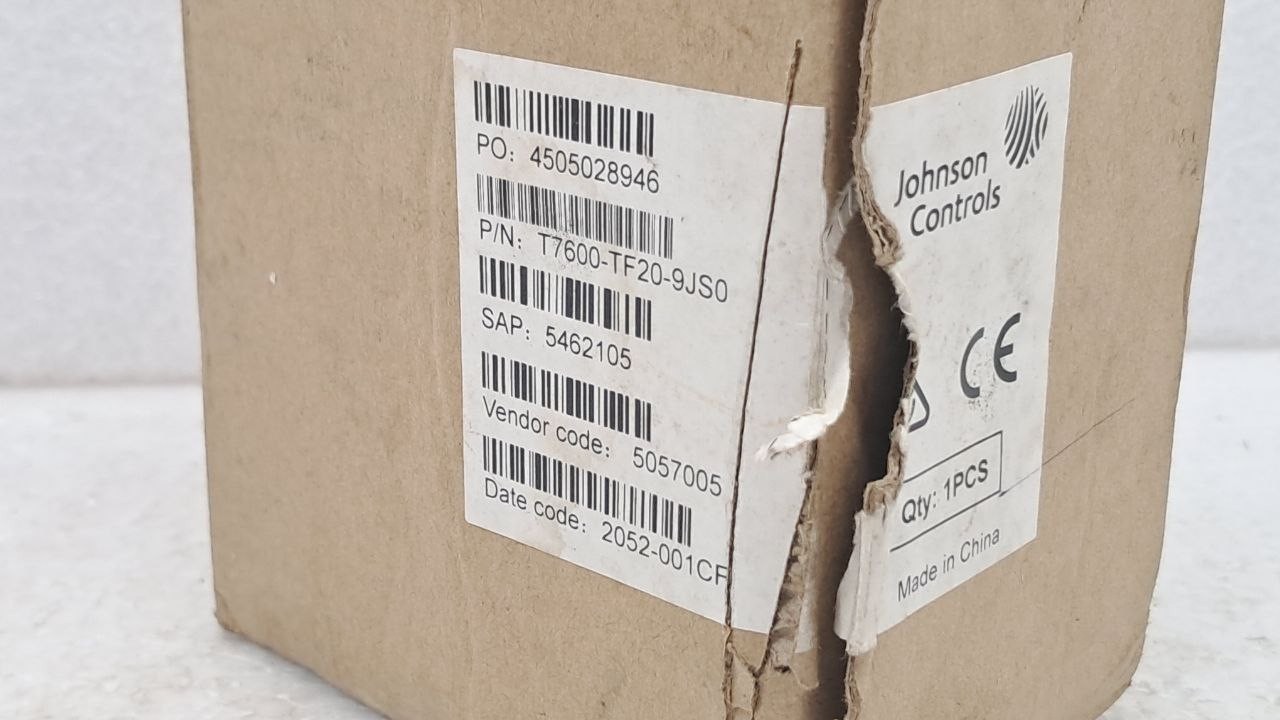 Johnson Controls T7600-TF20-9JS0 Temperature Controller