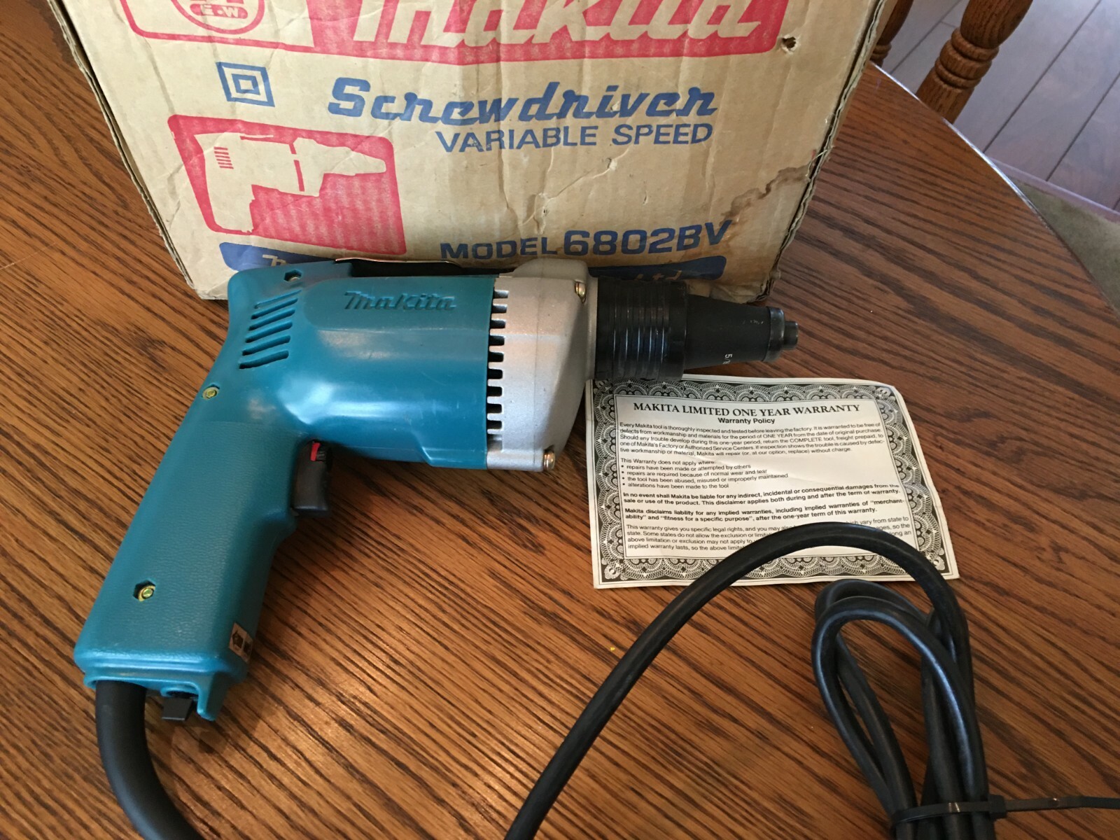 MAKITA 6802- BV Variable Speed Electric Screwdriver w/ Forward-Reverse
