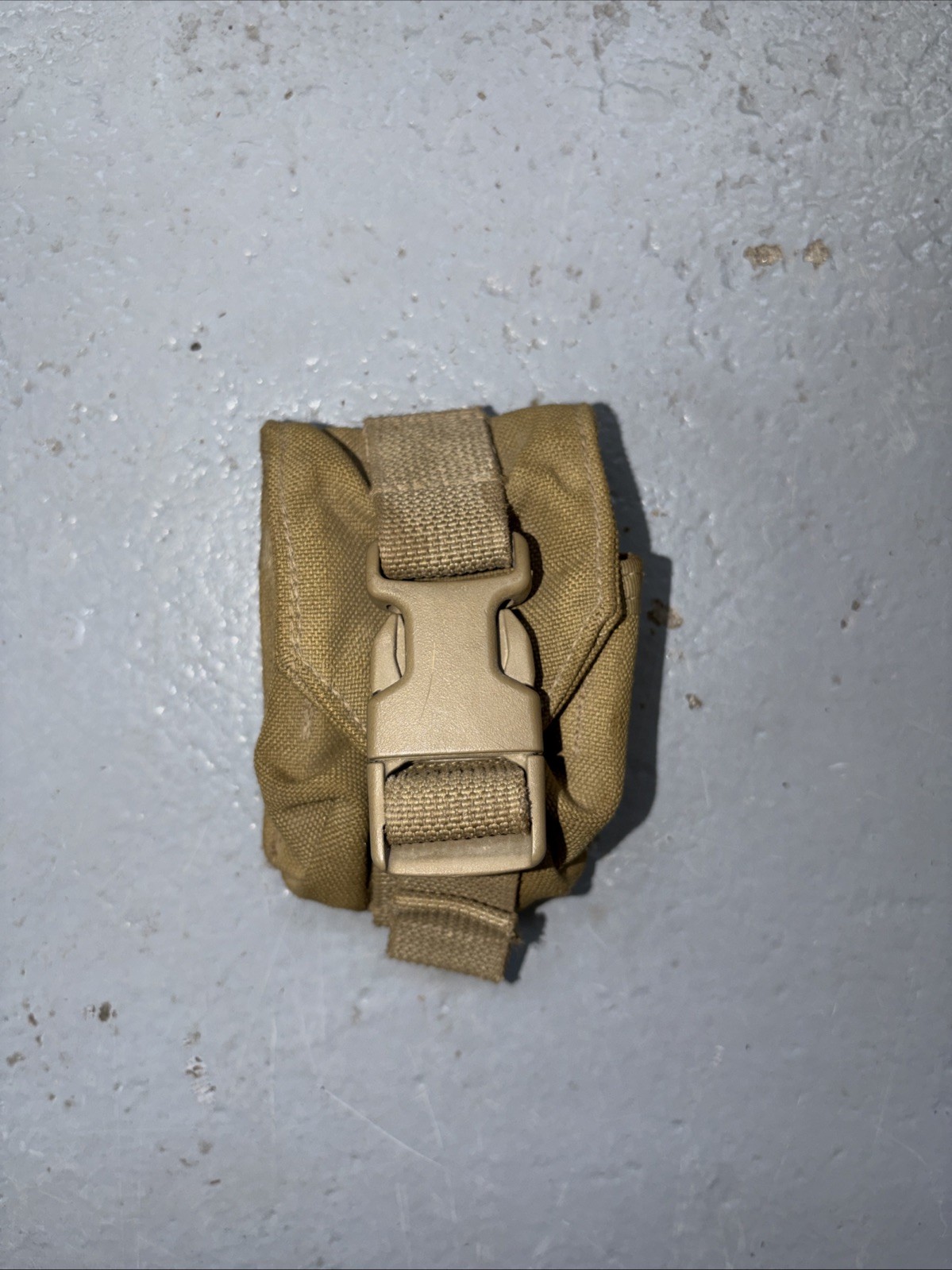 Eagle Industries MOLLE Fragmentation Grenade Pouch Khaki Tan — Used