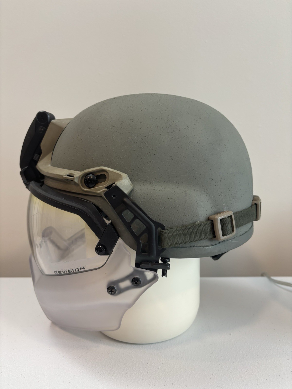 ACH MICH Helmet W/ Revision Ballistic Face Shield Mandible READ DESCRIPTION