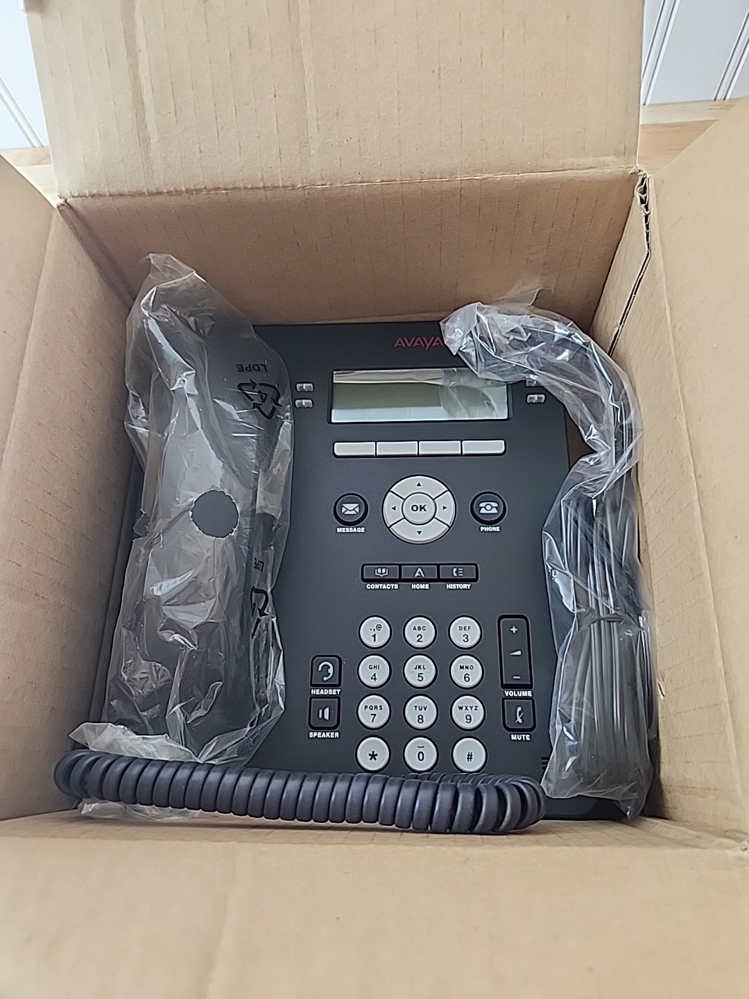 Avaya 9404 Digital Telephone 9404D01A-1009 700500204 New w/ stand