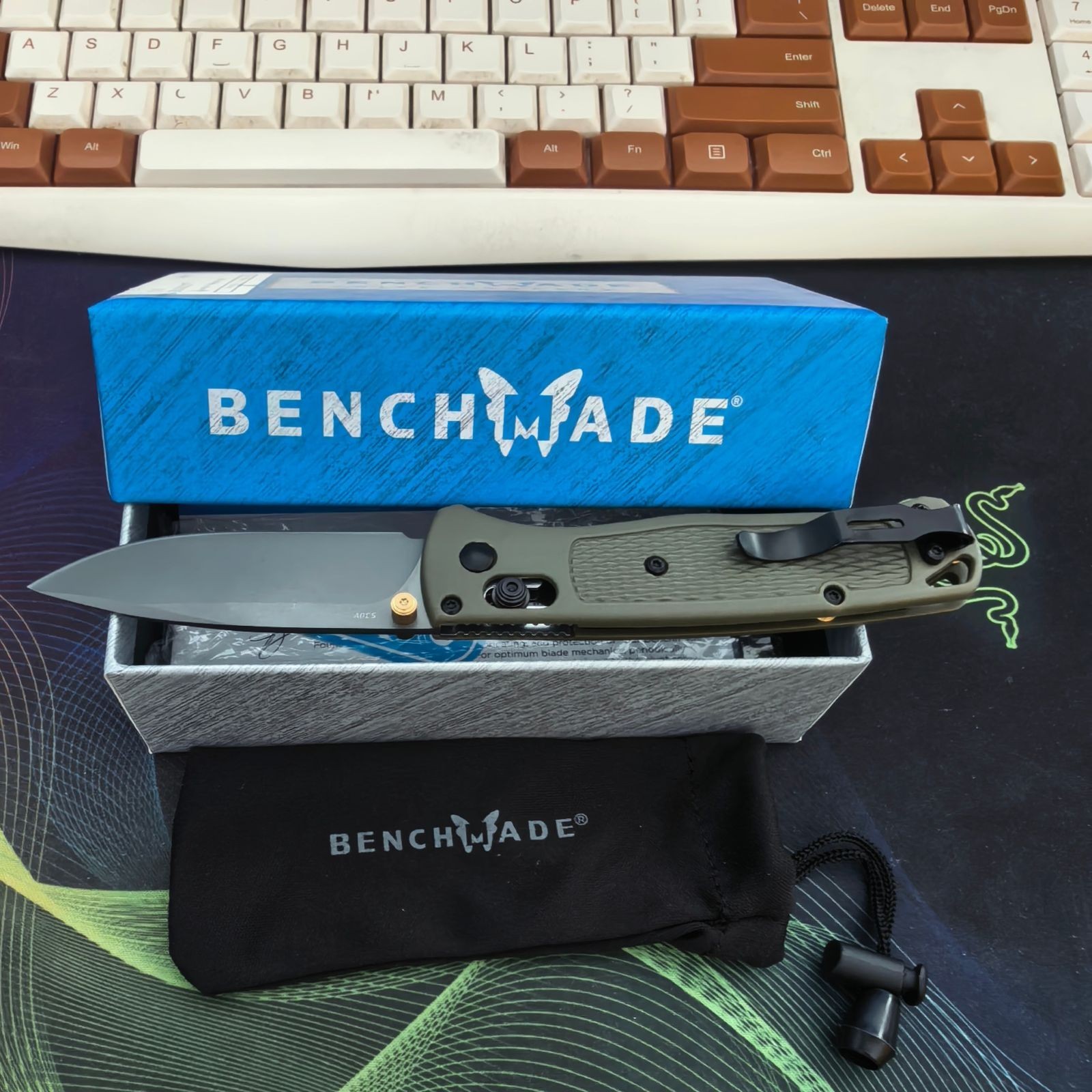 Benchmade 535 Bugout CPM-S30V Gray Blade Green Handle AXIS Lock Folding Knife