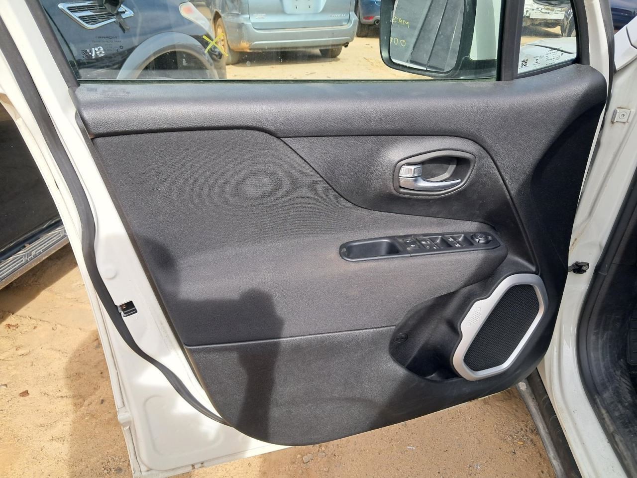RENEGADE 2019 Glove Box 4884406