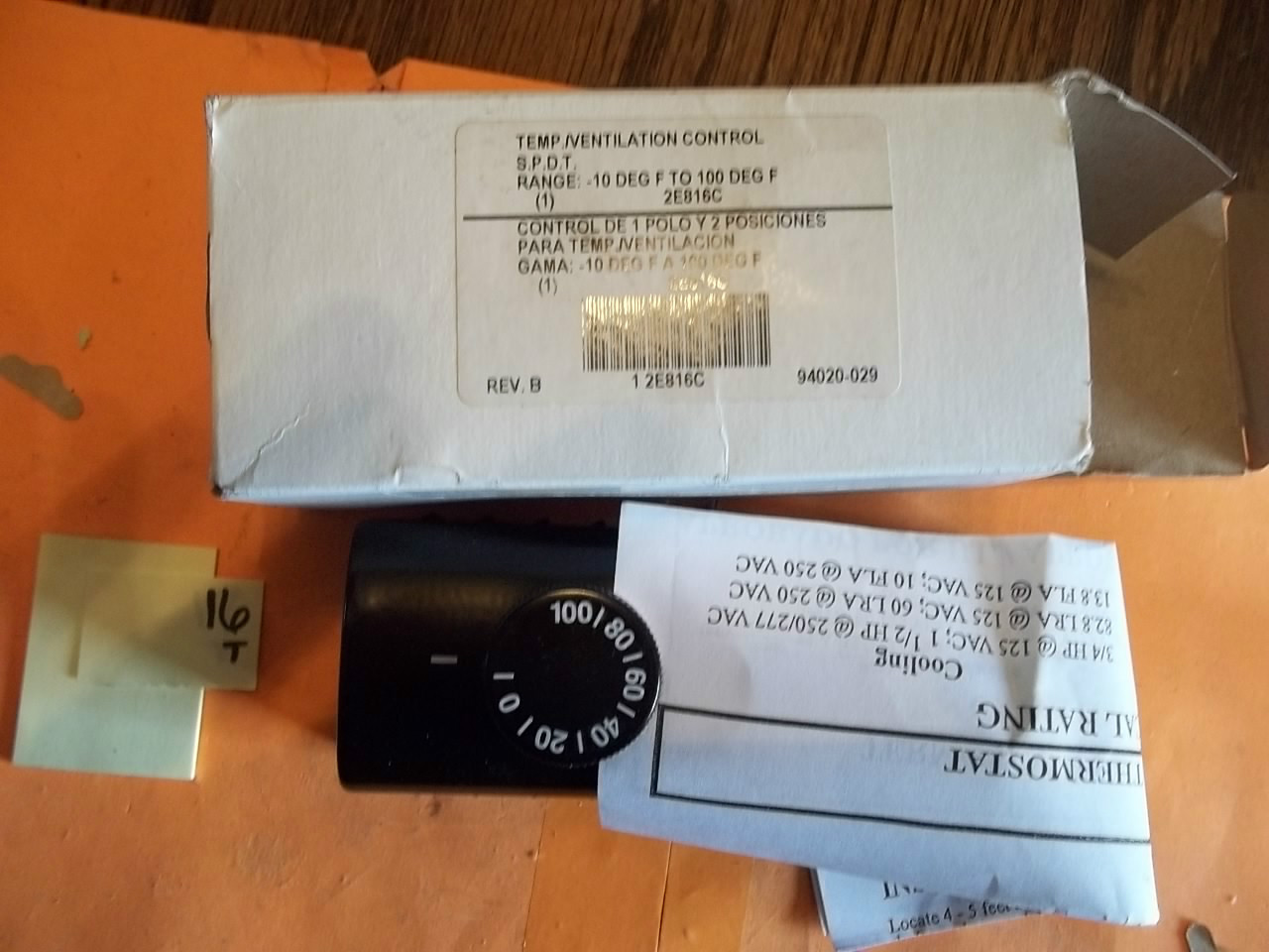 NEW IN BOX TEMPERATURE VENTILATION CONTROL 2E816C    -10F TO 100F (282-3)