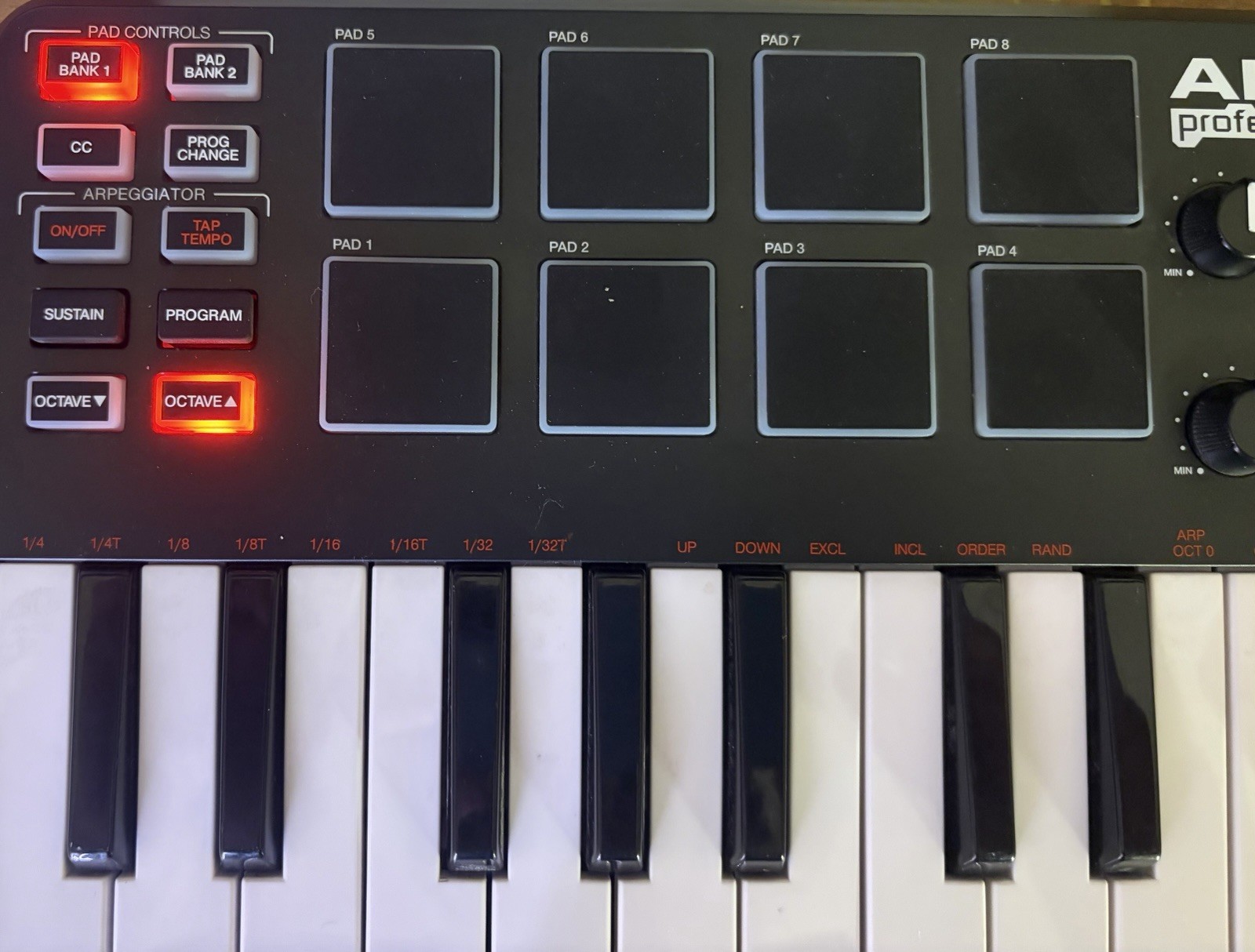 Akai MPK Mini MK1 USB MIDI Keyboard Controller Fully Tested All Keys Pads Work