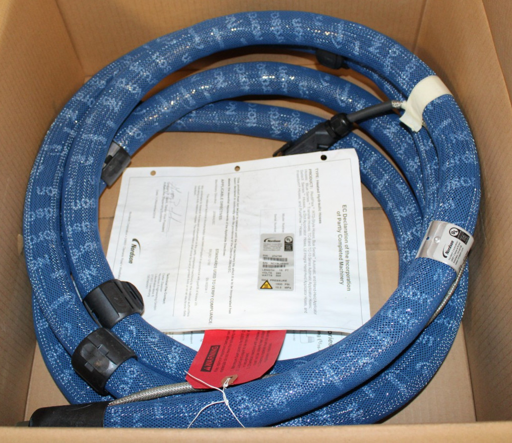 NORDSON 274796 BLUE SERIES 5/16 X 16FT 240V HEATED GLUE HOSE NEW IN BOX