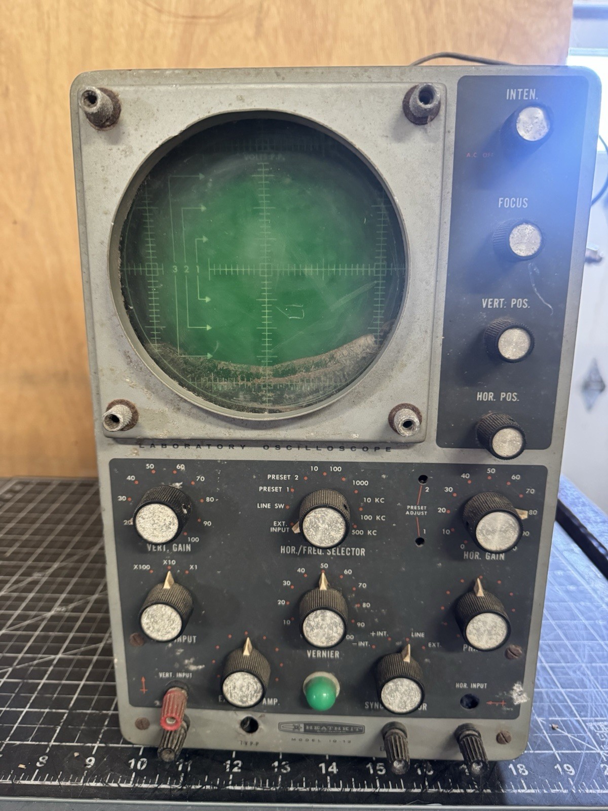 Heathkit Model 10-12 Laboratory Oscilloscope – Vacuum Tube Scope – Untested