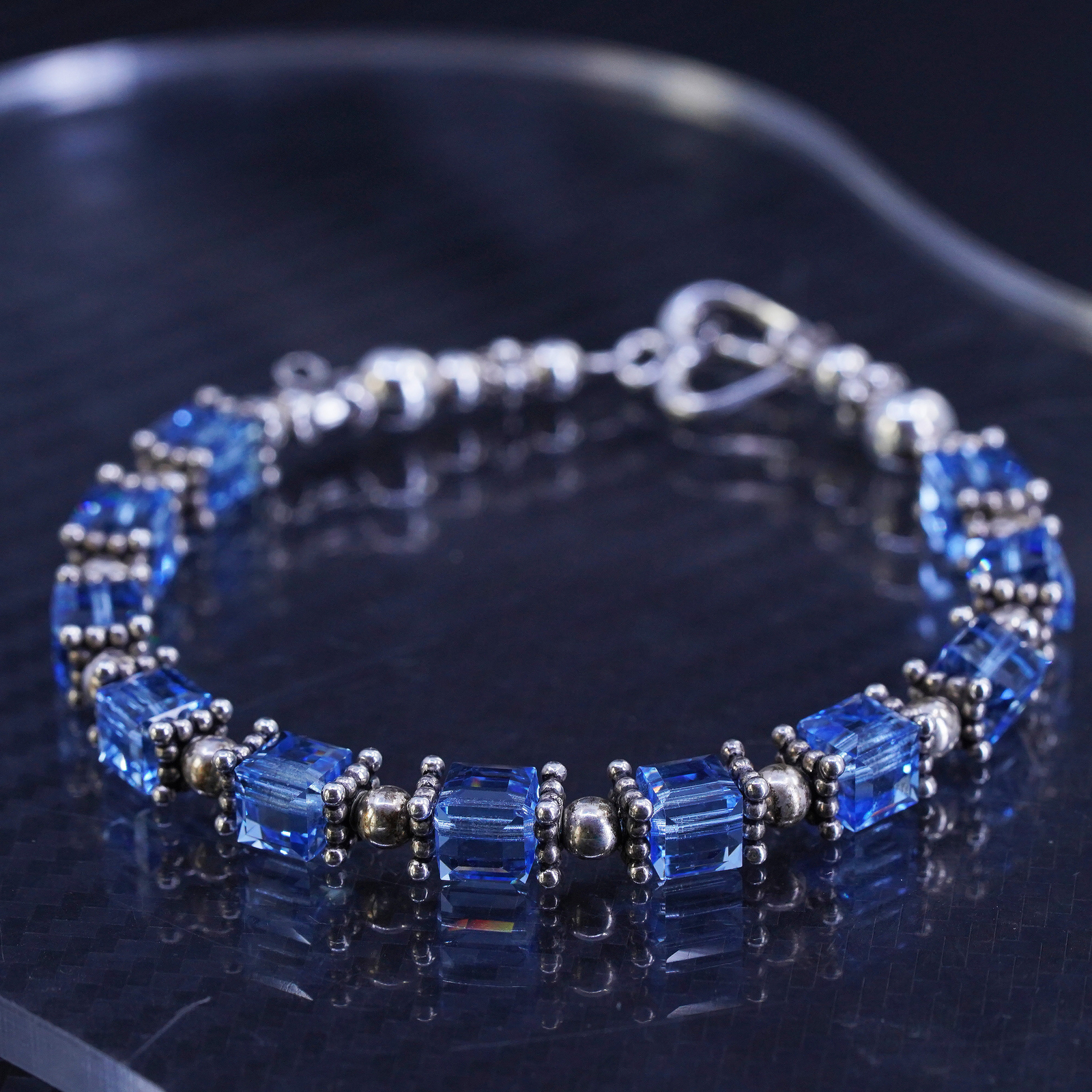 7”, sterling silver 925 bracelet with blue crystal cubes heart toggle closure