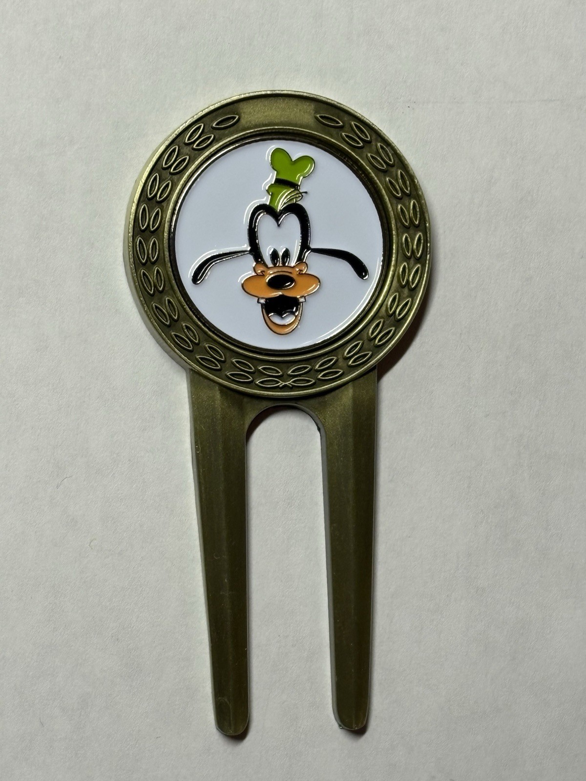 Rare Goofy Disney Divot Tool & 1" Magnetic Coin Golf Marker - A Beauty!