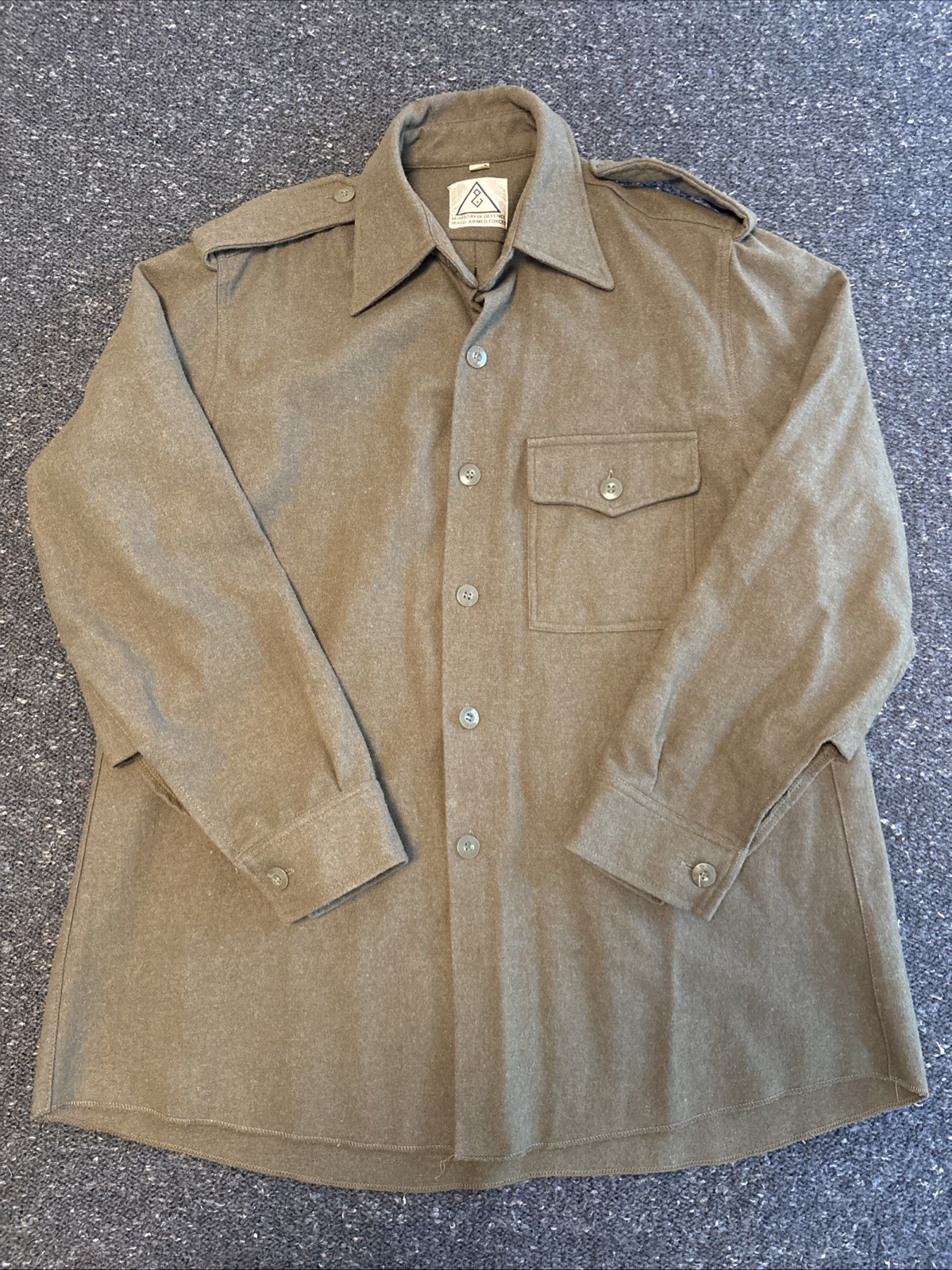 Original Desert Storm 16.5 Iraq Bringback Iraqi Issued Ministry of Defense Shirt