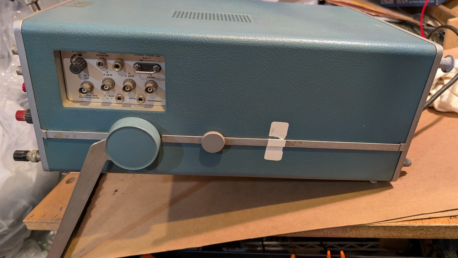 Tektronix Type 454 Oscilloscope powers up, working