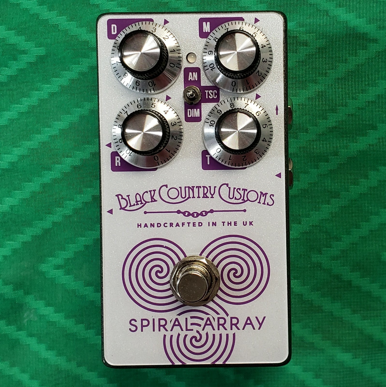 Laney Black Country Customs Spiral Array Chorus Triple Mode Effects Guitar Pedal