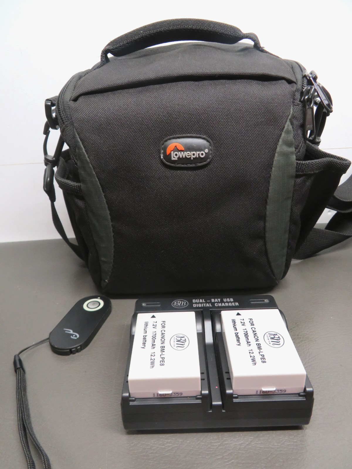 Camera Accessories BM Premium Batteries & Dual Charger, Rocketfish Remote &Bag**