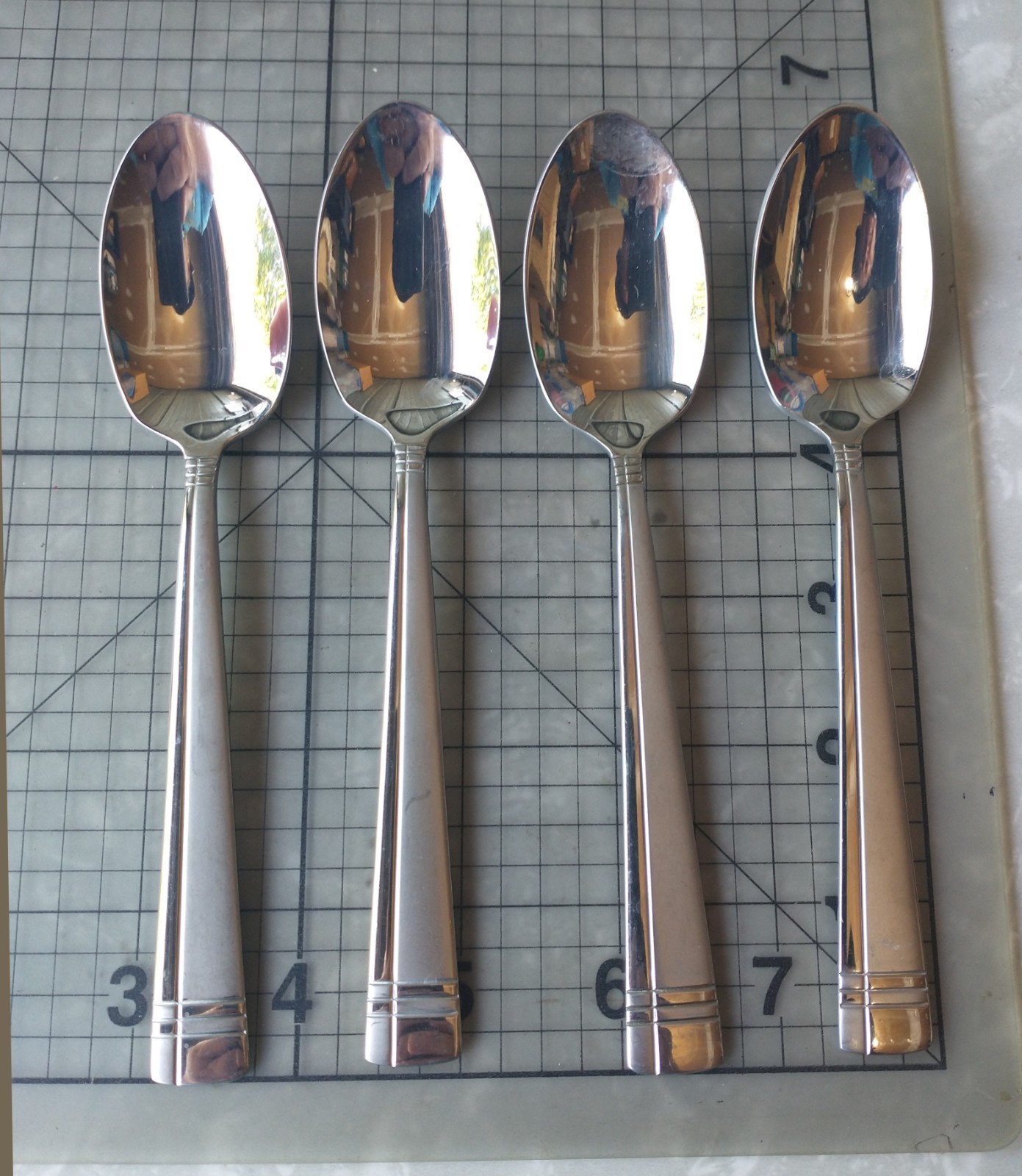 Oneida Amsterdam Stainless 3 Settings PLUS 18/10 Glossy Frost Heavy
