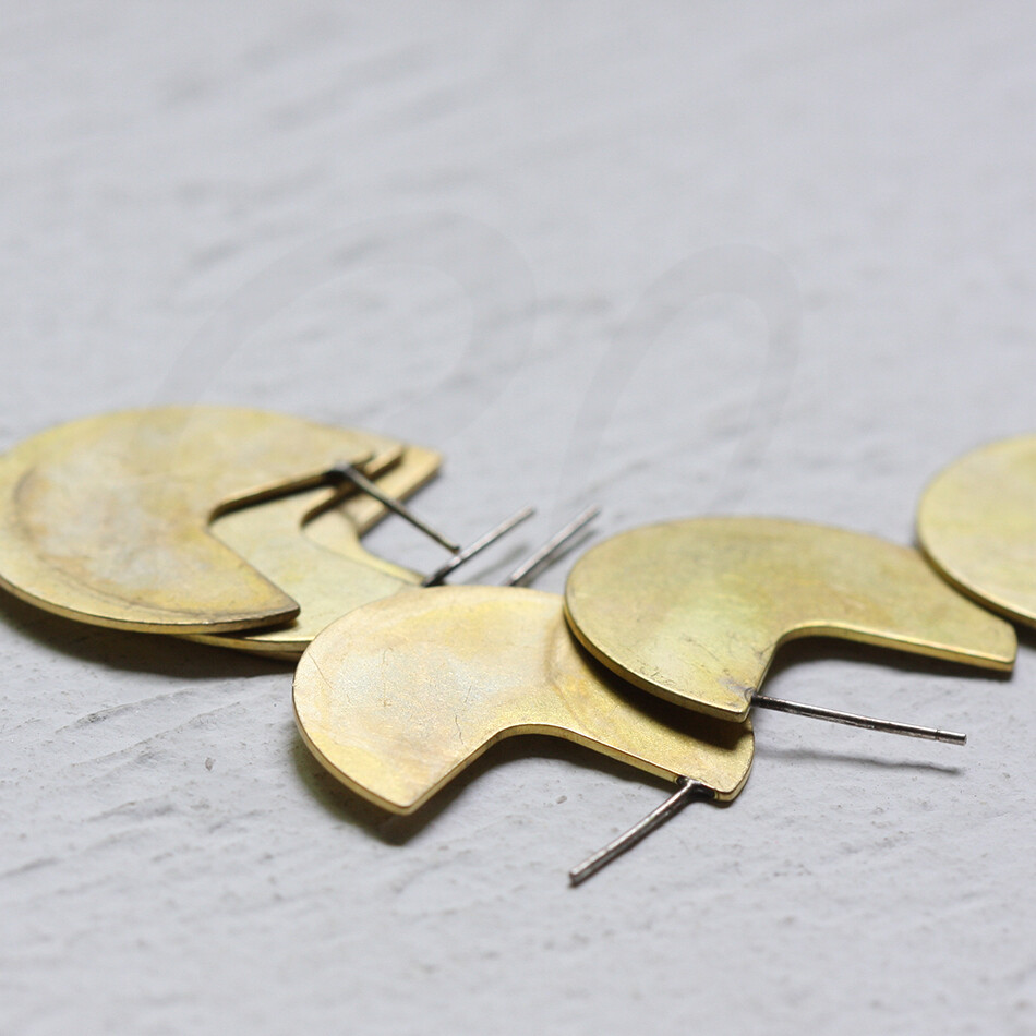 One Pair Raw Brass Flat Round Earring Post With Sterling Silver Pin (CW-4159C)