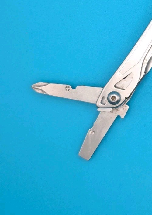 LEATHERMAN WINGMAN MULTI-TOOL! FAST SHIPPING!