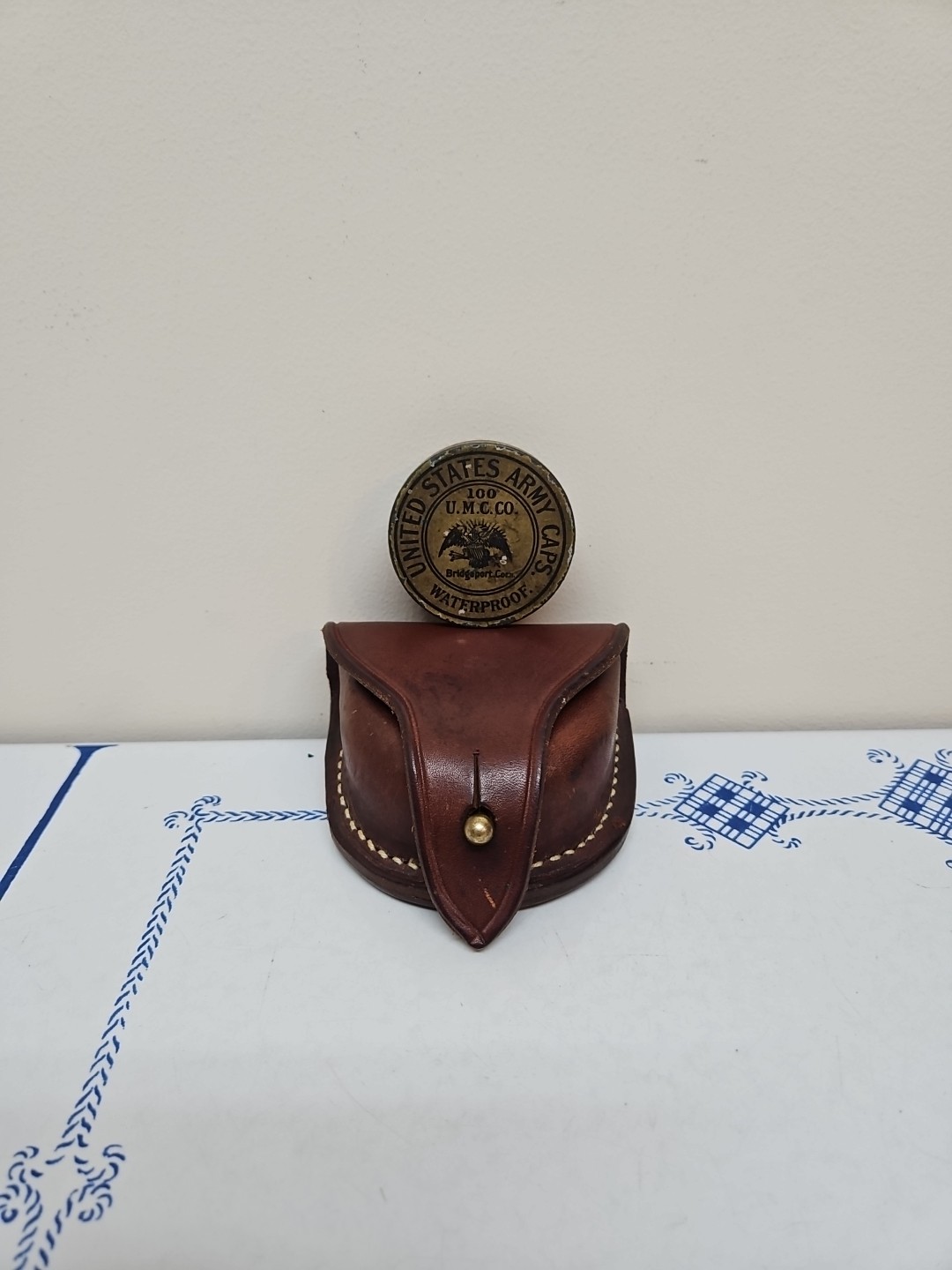 United States ARMY Percussion Caps UMC Co. Waterproof Tin W/Leather Belt Carrier