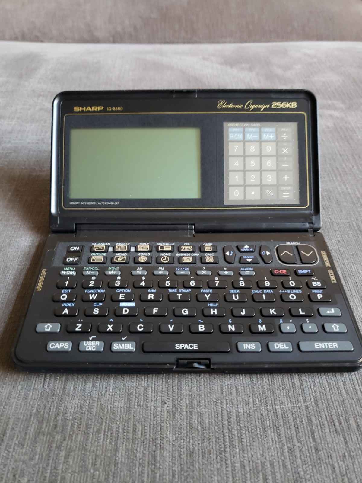 Vintage Sharp IQ-8400 Electronic Organizer 256KB - AS IS FOR PARTS - READ DESC!