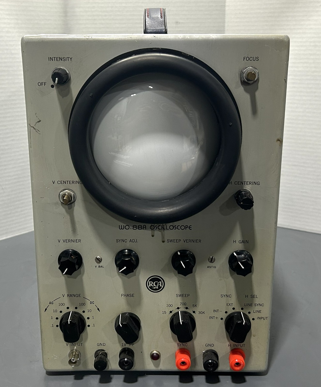 Vintage 1952 RCA WO-88A Analog 5-inch Cathode-Ray Oscilloscope Power Tested