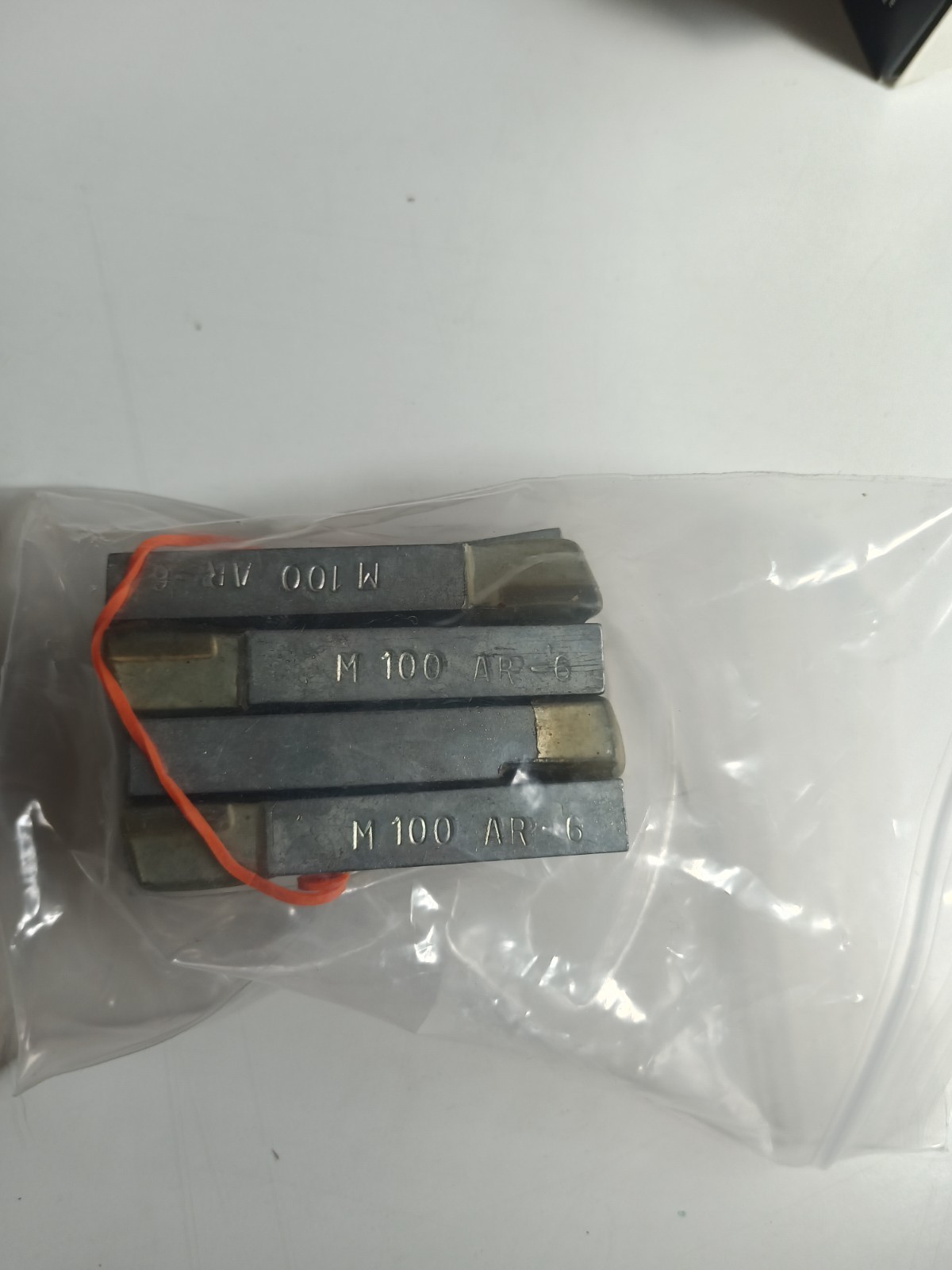MICRO 100 AR-6 3/8 RH BRAZED TOOL BIT