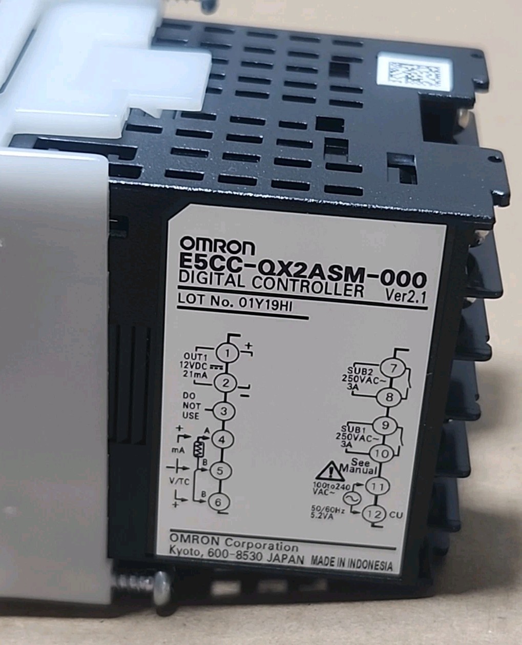 *NEW* Omron E5CC-QX2ASM-000 Digital Temperature Controller 100-240Vac + Warranty