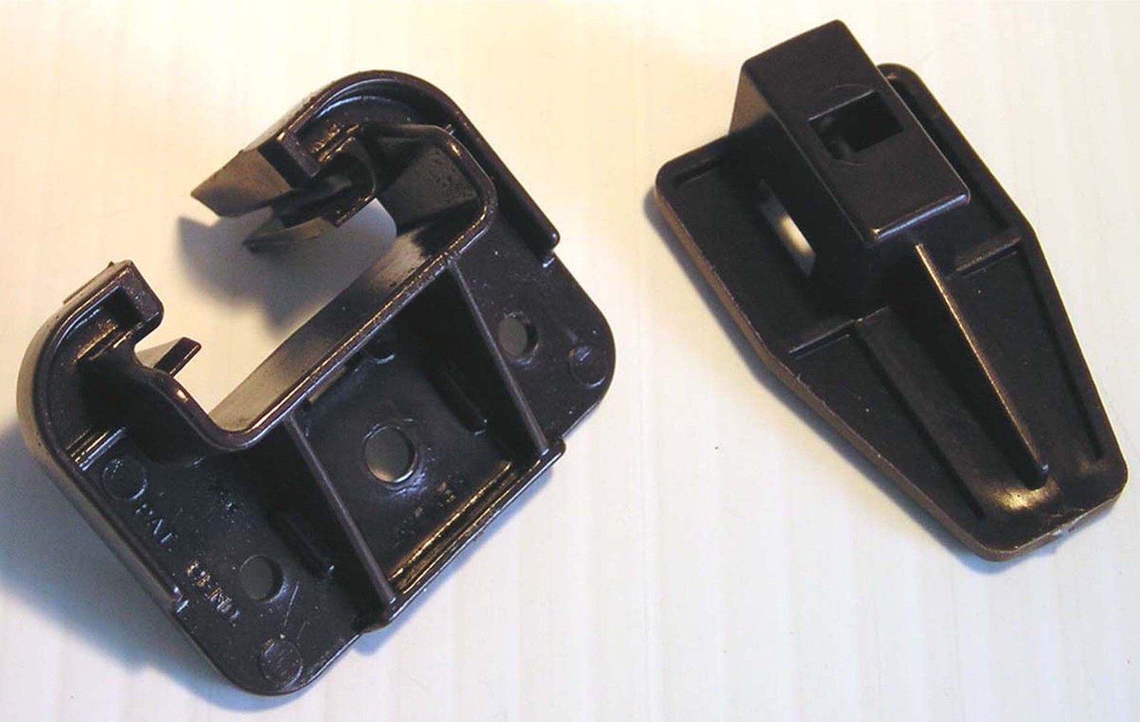 Kenlin Rite Track Brown Plastic Drawer Replacement Guide and Stop Runner