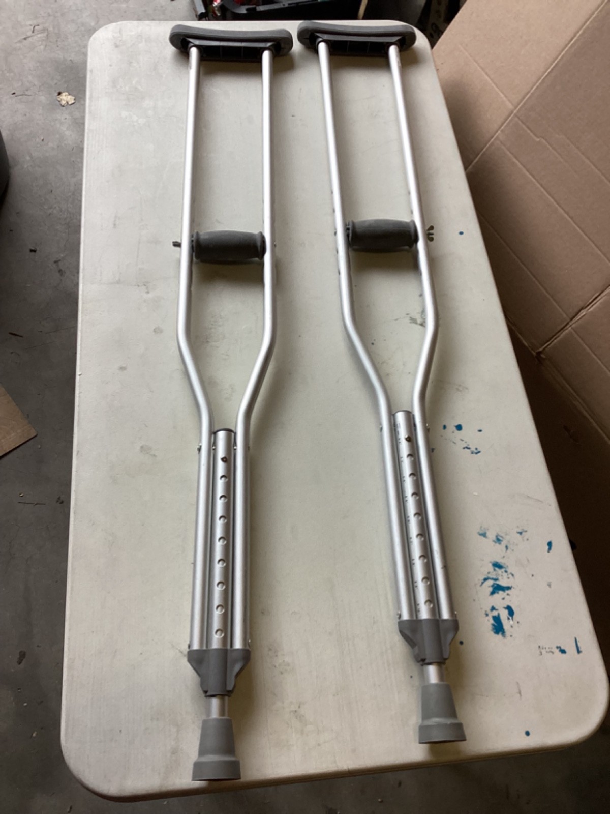 Medchoice Aluminum Push Button Adjustable Crutches **USED** From 5”2 to 5”10