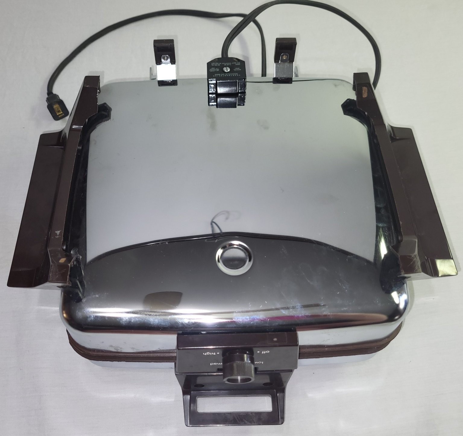 Toastmaster Model 269A Waffle Baker Stainless Steel Removable Reversible Plates