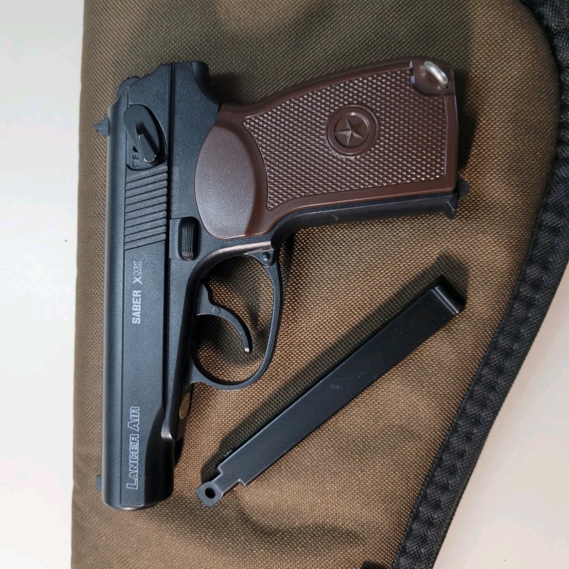 Lancer Air Saber X8K .177 CO2 Semi-Automatic Air Pistol with Case