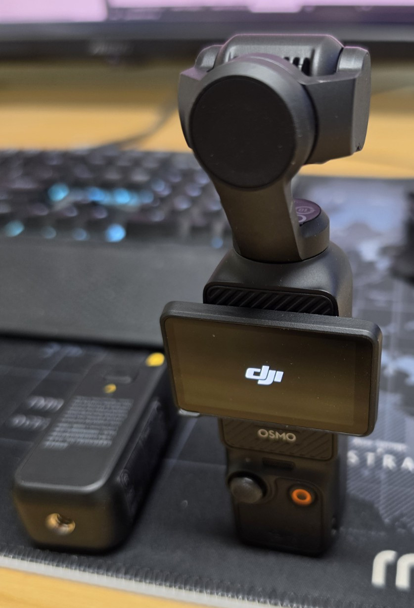 DJI Osmo Pocket 3 4K Handheld Camera with Rotatable Touchscreen - Stuck On Boot