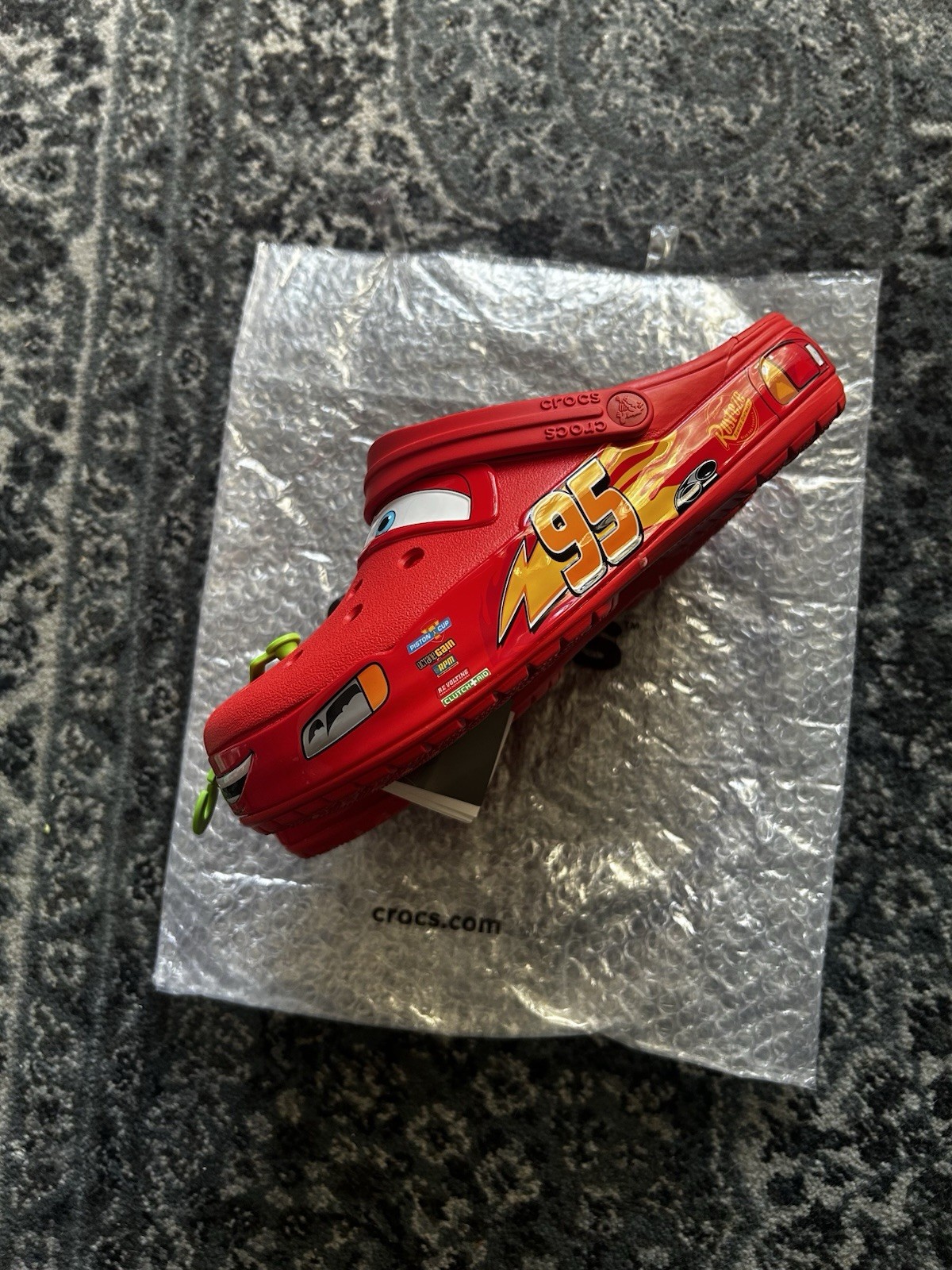 LIGHTNING MCQUEEN CROCS 11M LIMITED EDITION DISNEY PIXAR. (Lights up)