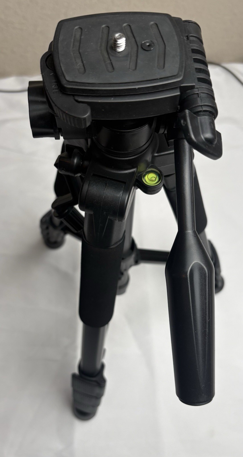 ET-668 Aluminum Camera Tripod with V Yoke Mount Compact Portable Stand New