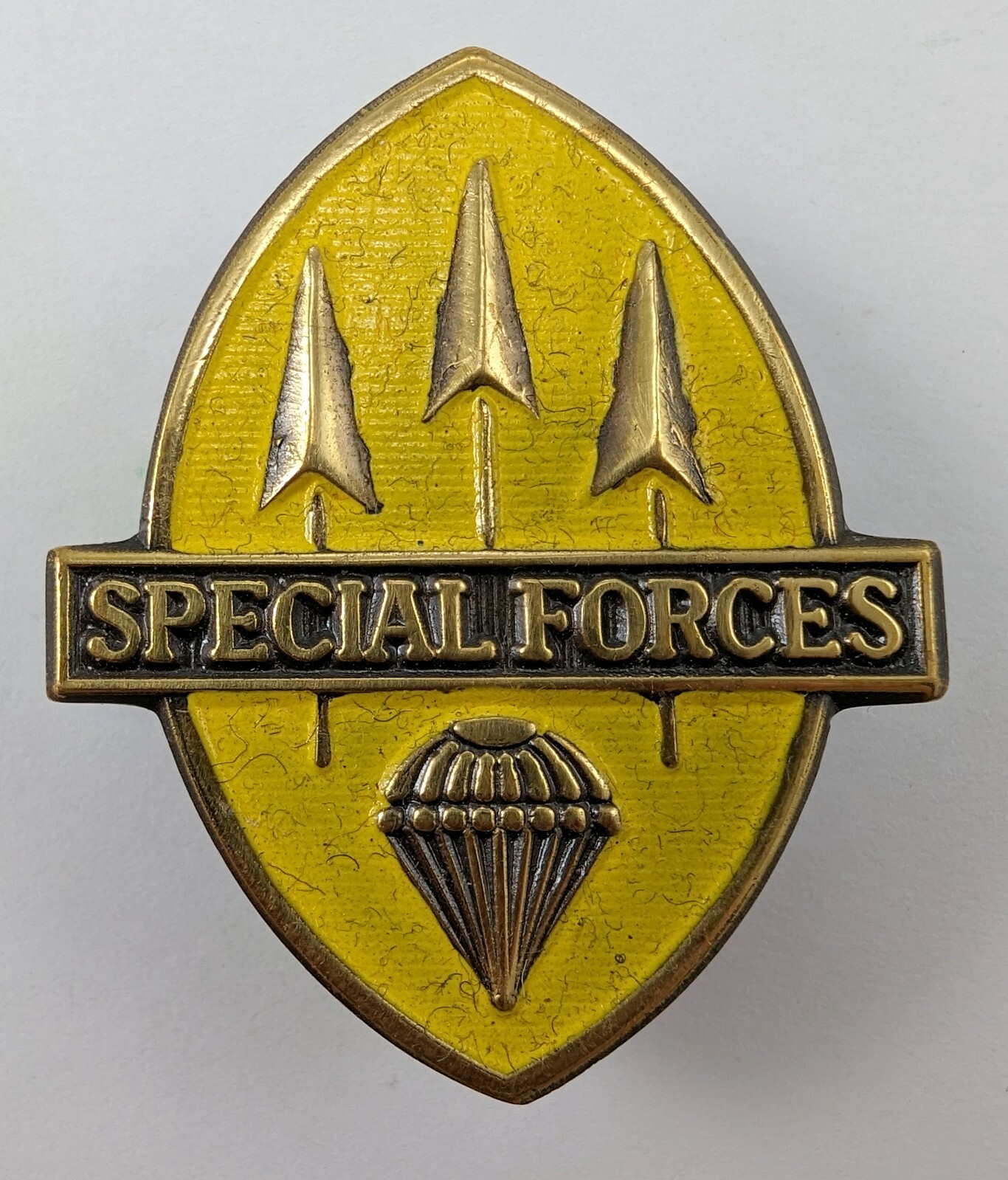 Philippine Army APF Special Forces Airborne Qualification Pin Medal Award Yellow