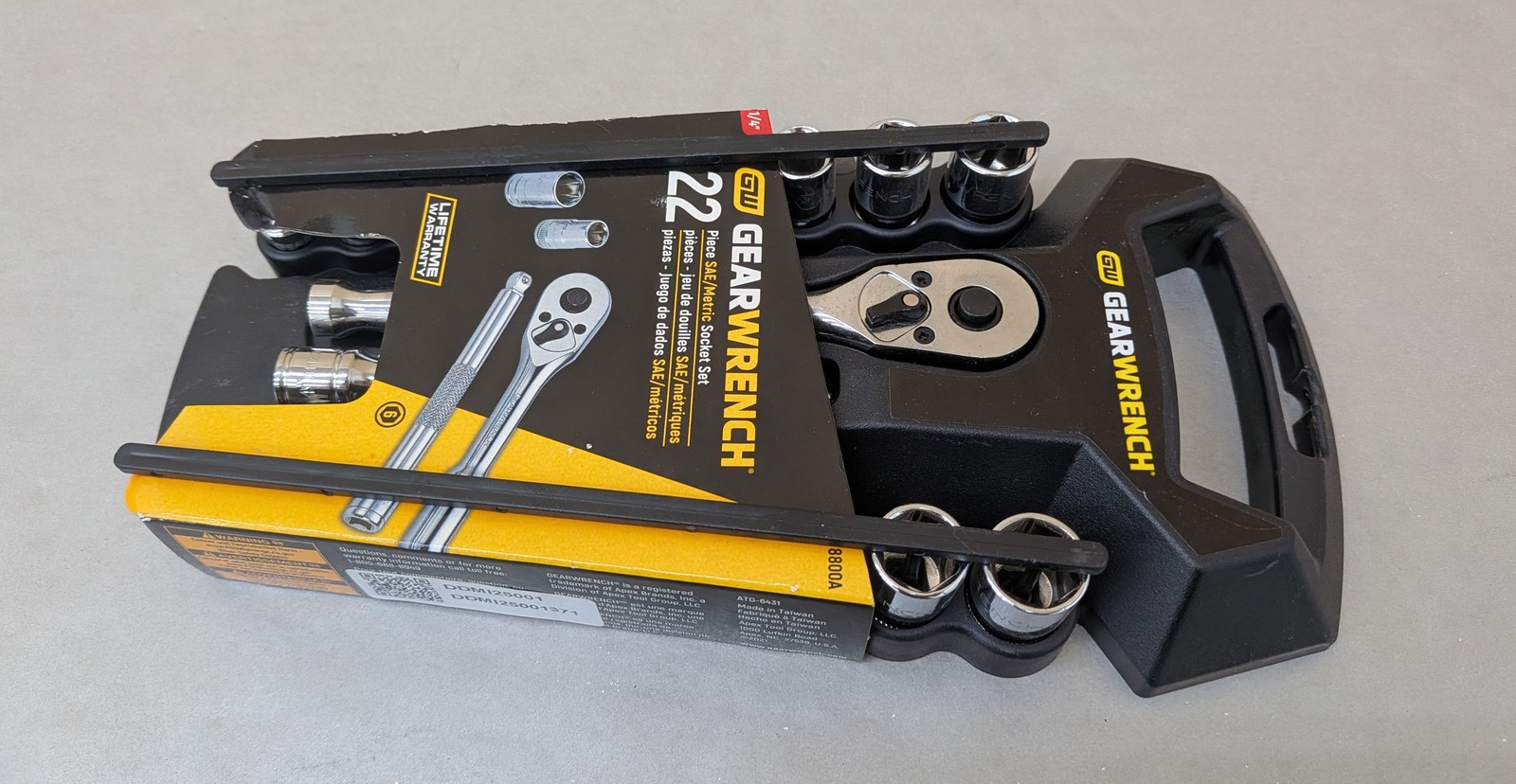 GearWrench 8800A 22pc SAE/Metric Rachet & Socket Set w/ Extension