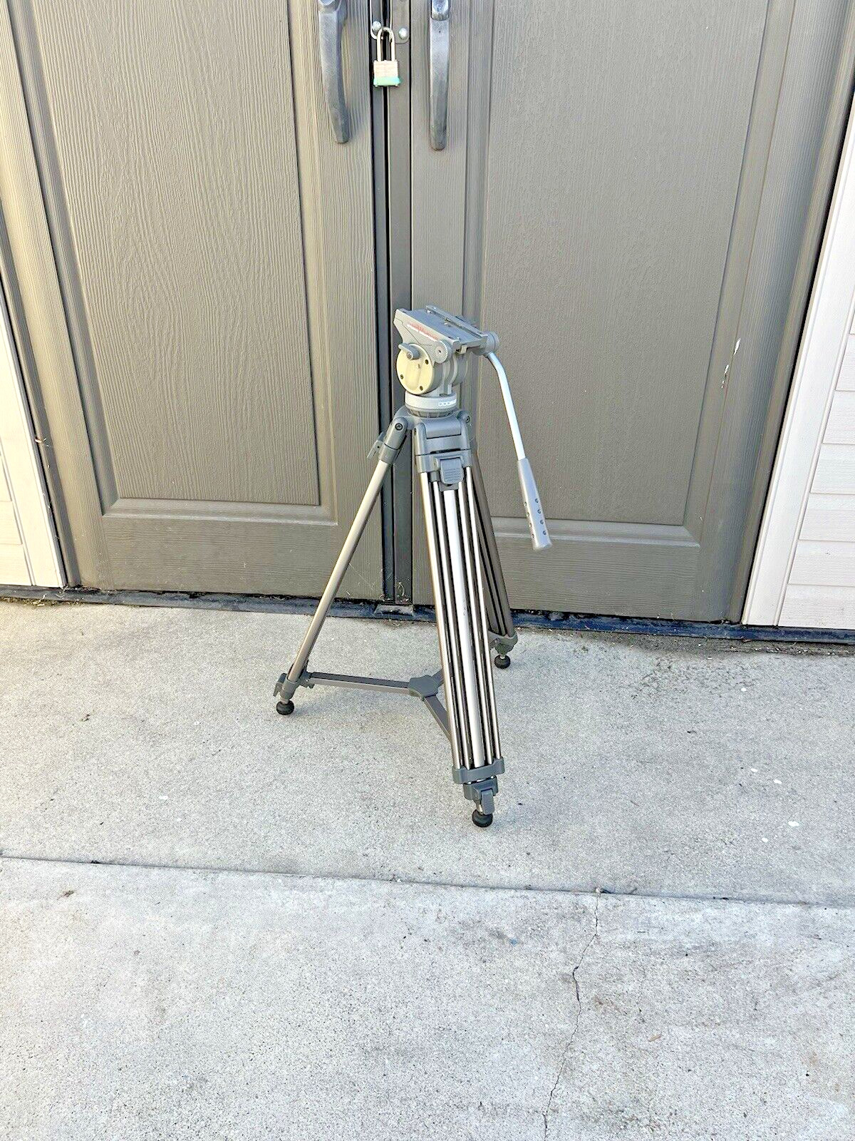 Matthews Studio Equipment Video Stand Tripod Extendable M25