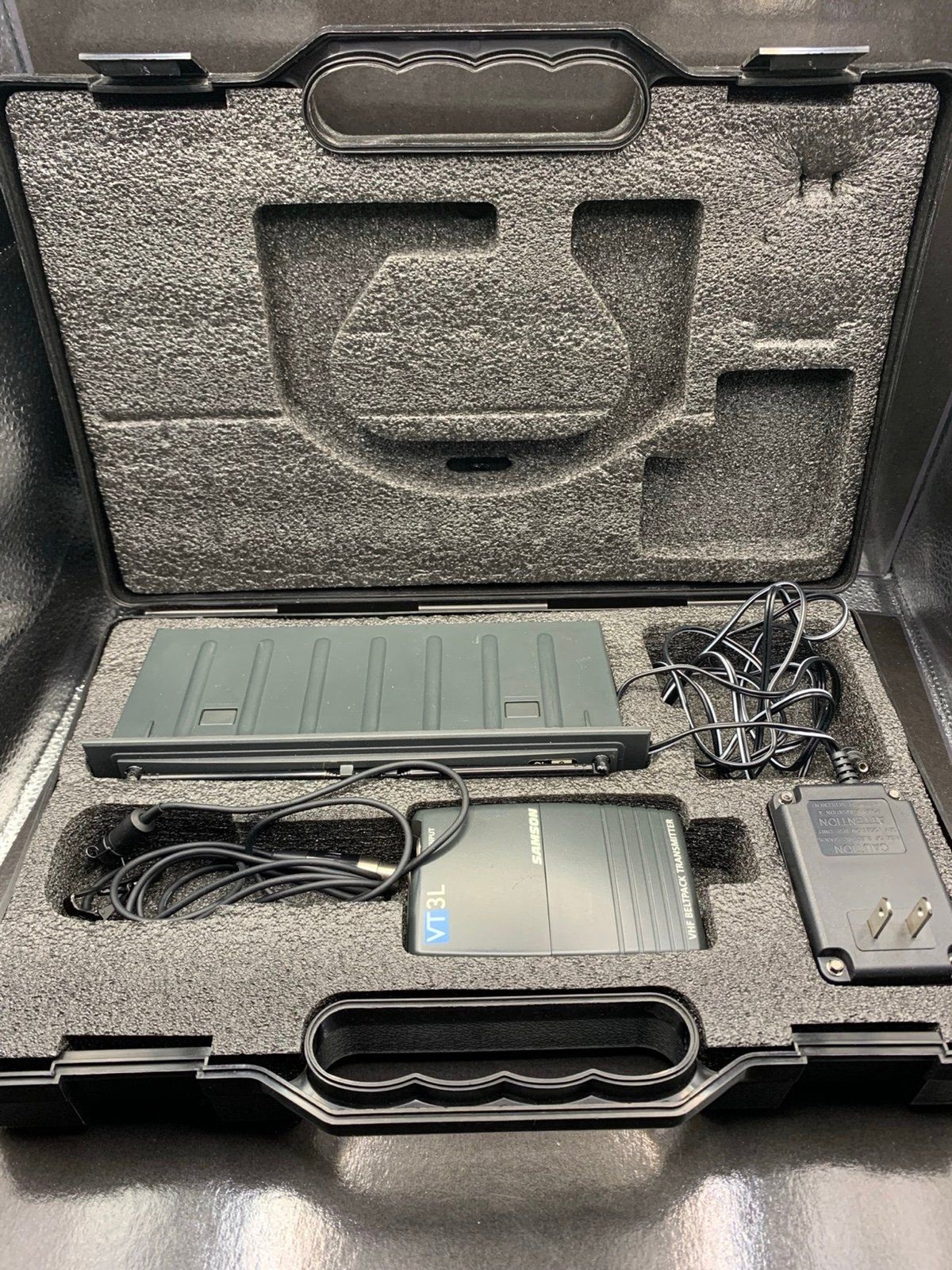 Samson VR3TD True Diversity Receiver, VT3L VHS Beltpack Transmitter,