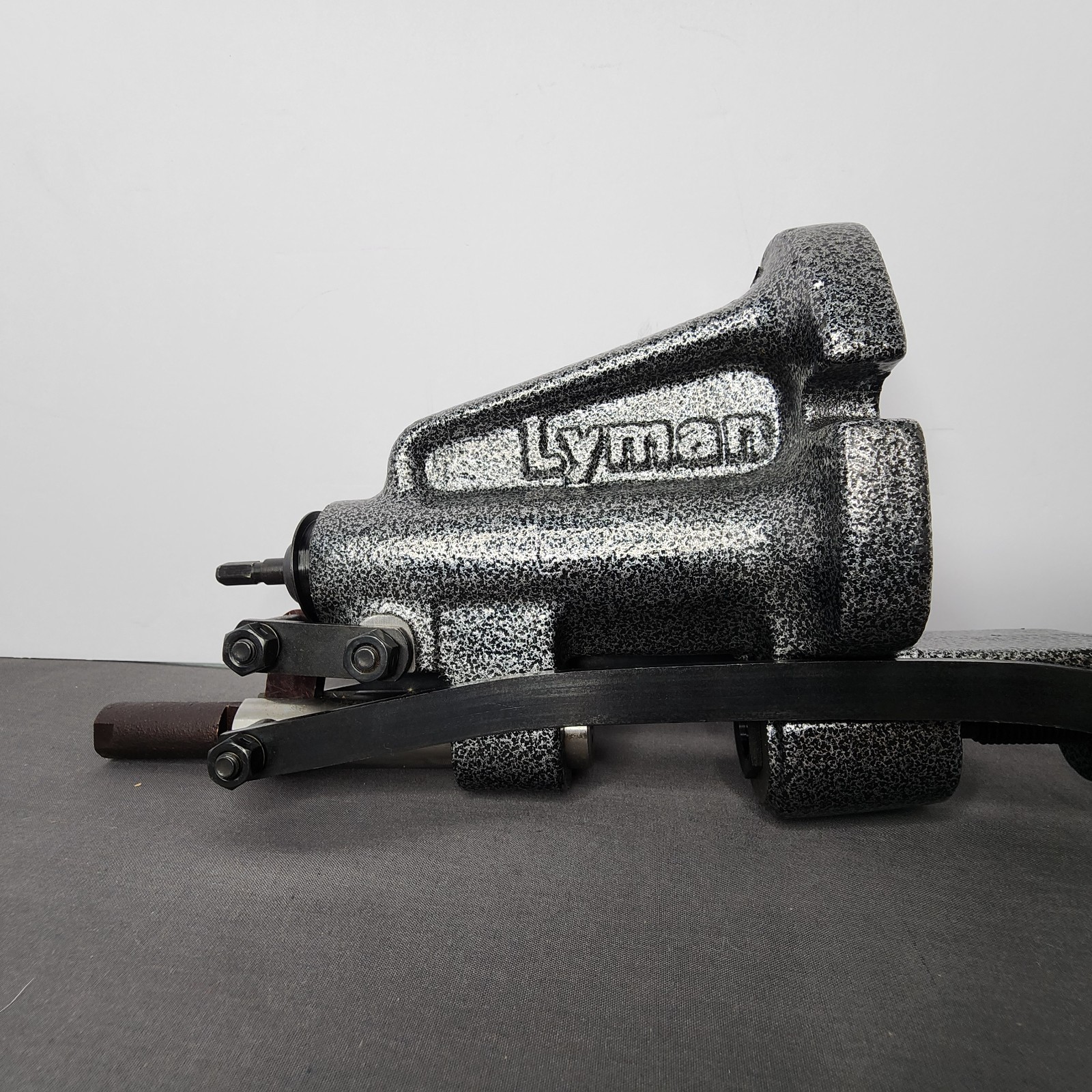 Lyman 4500 Lube Sizer Bullet Sizer and Lubricator with Heater