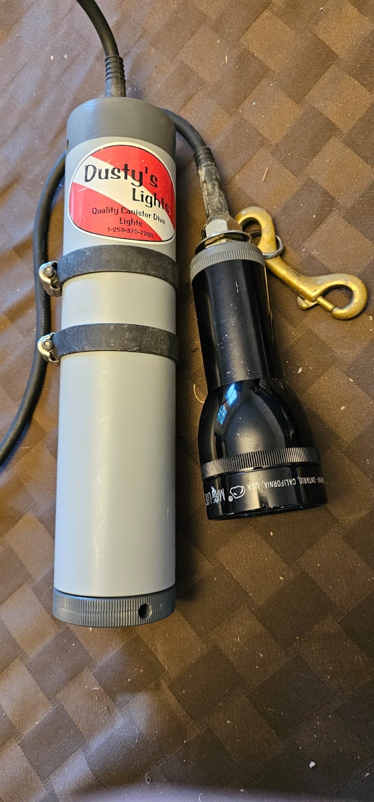 Dusty's Dive light - 300 foot depth