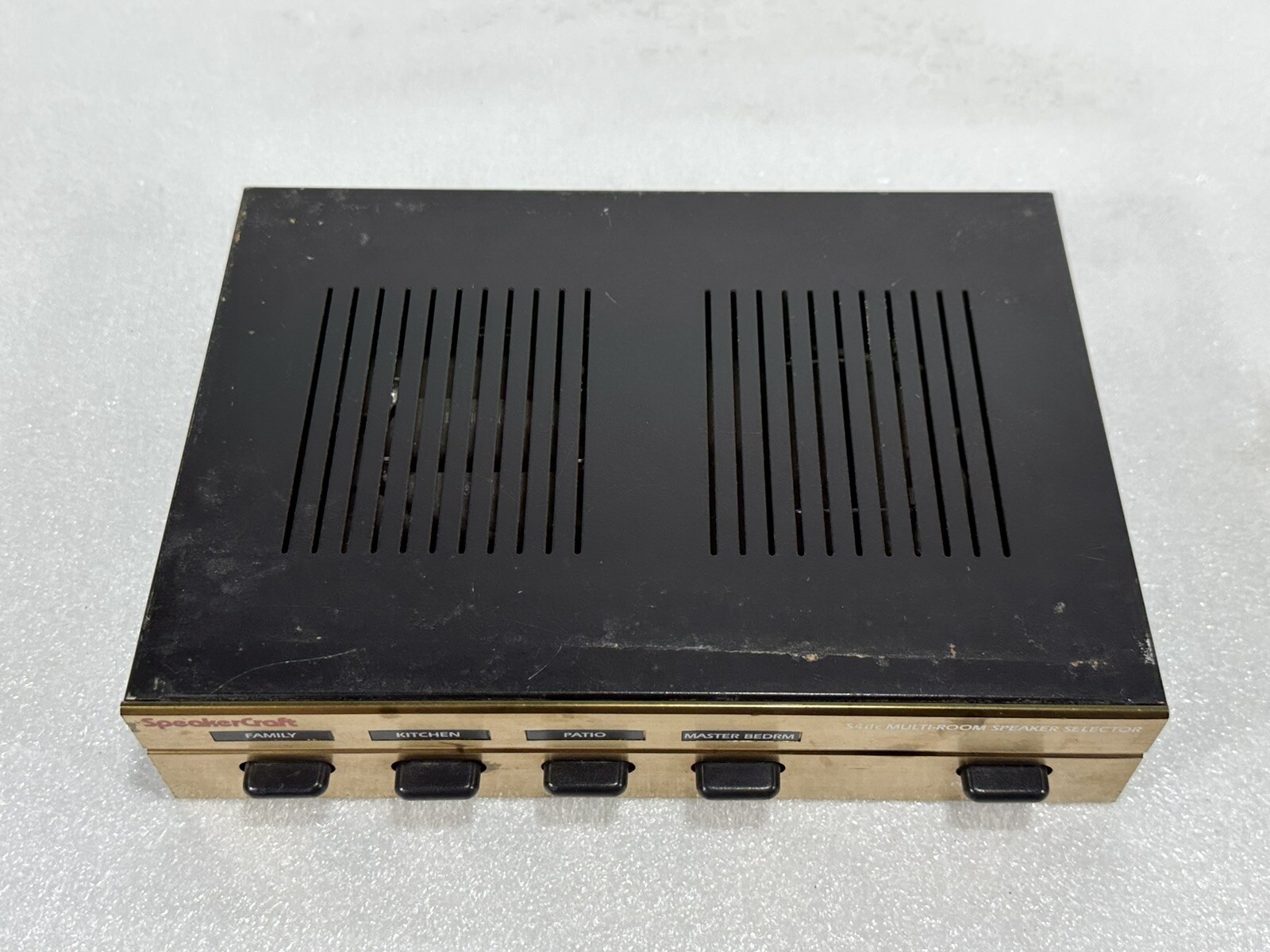 SpeakerCraft S4dc ~ Multi-Room Speaker Selector with 5 Connectors ~ WORKS