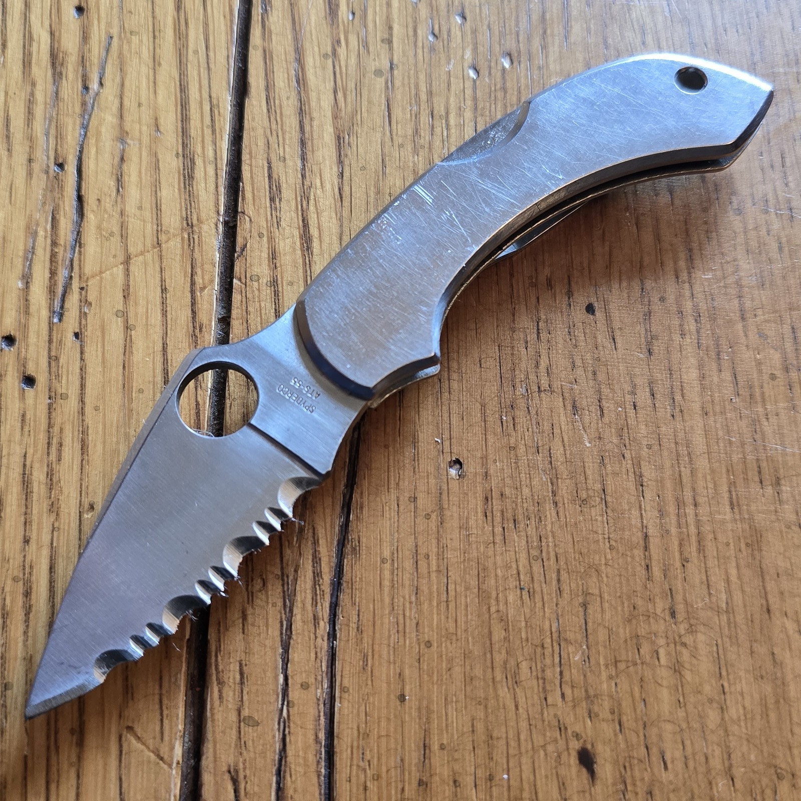 SPYDERCO DRAGONFLY LOCKBACK KNIFE SS HANDLE SERRATED SPYDEREDGE ATS-55 BLADE SS