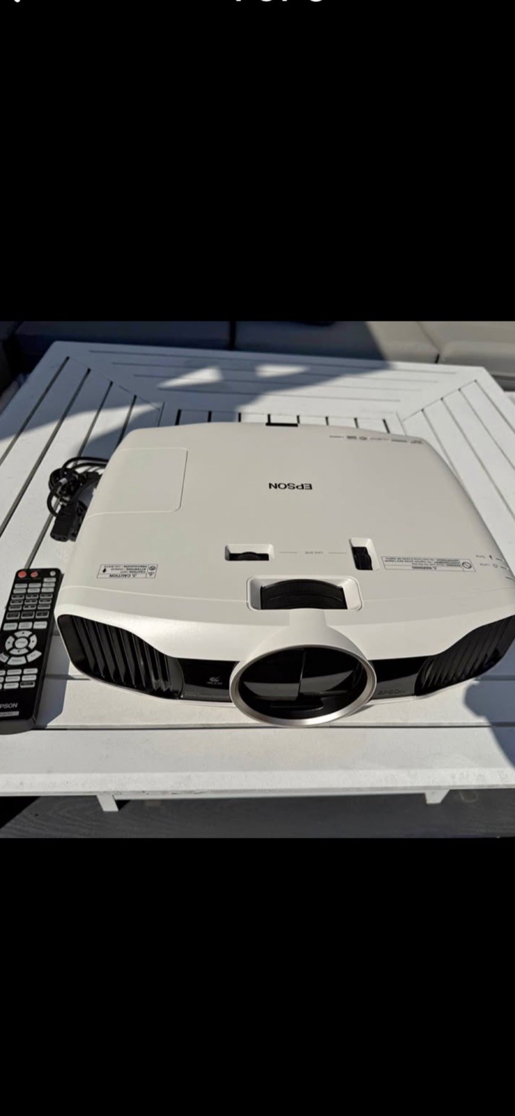 EPSON HomeCinema 5020UB 2D & 3D Projector