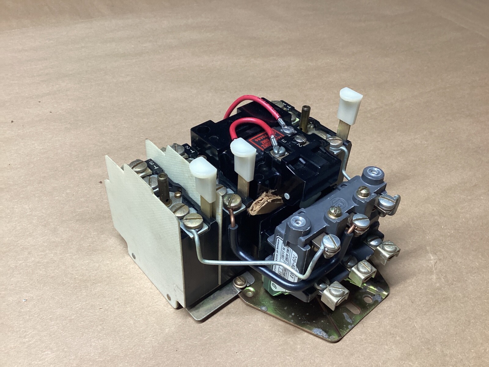 ALLEN BRADLEY 709-AOD103 K CONTACTOR #122E119PR6*CO