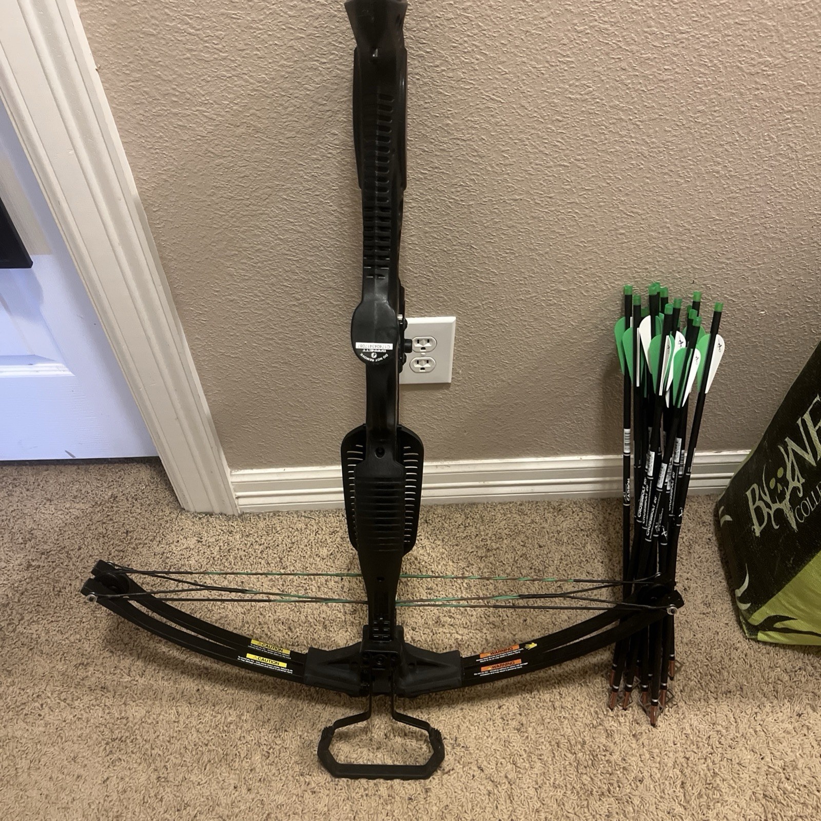 61102 Barnett Jackal Crossbow Camo with Target