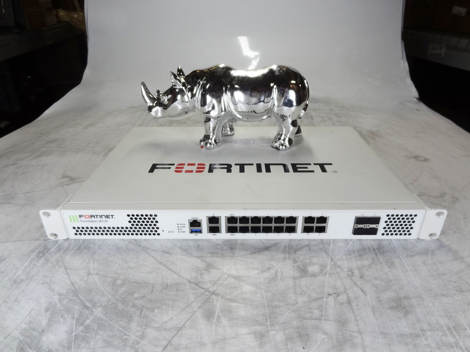 Fortinet FG-201E 18x GE RJ45 (including 2x WAN ports, 1x Mgmt port, 1x HA por
