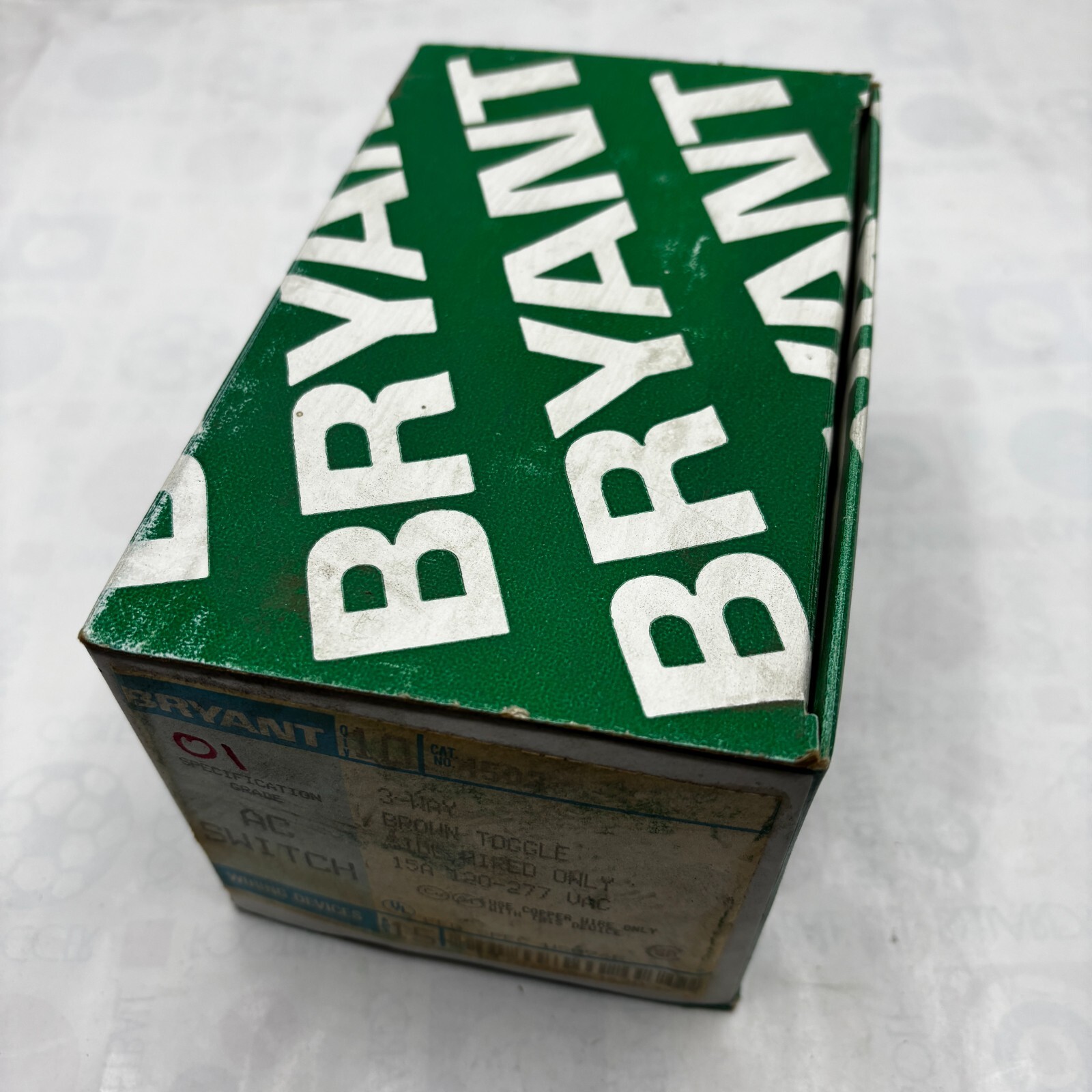 BRYANT4505 SINGLE POLE BROWN TOGGLE AC SWITCH 15A 120/277VAC ⭐
