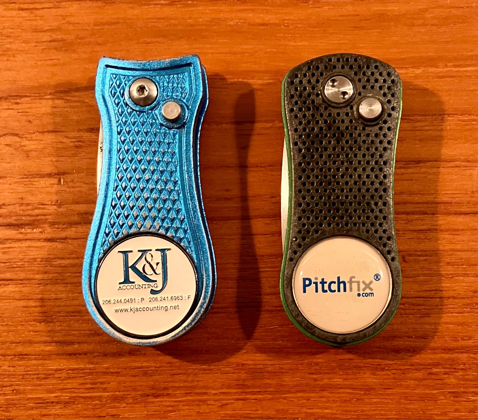 Lot of Two (2) Switchblade Pitchfix Logo Golf Ball Mark Divot Repair Tools