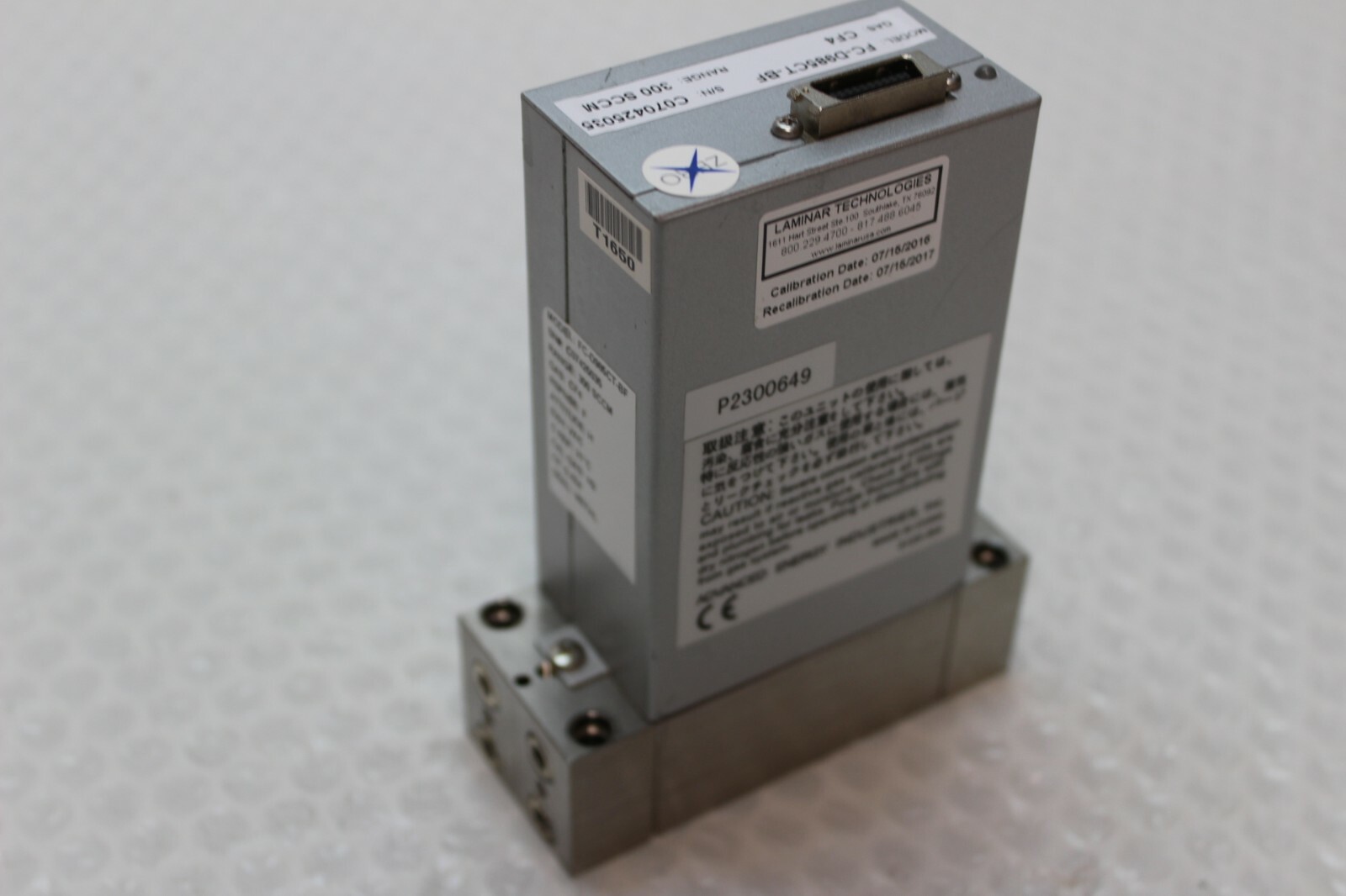 5925 Aera FC-D985CT-BF Mass Flow Controller, CF4, 300 sccm