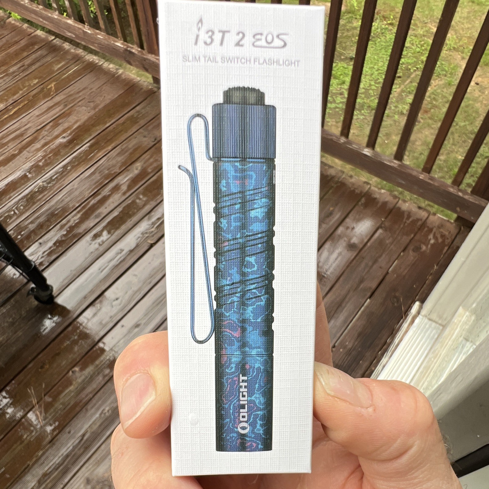 Damntanium Olight i3T 2 EOS LED Flashlight AAA Battery Blue Clip-On Handheld