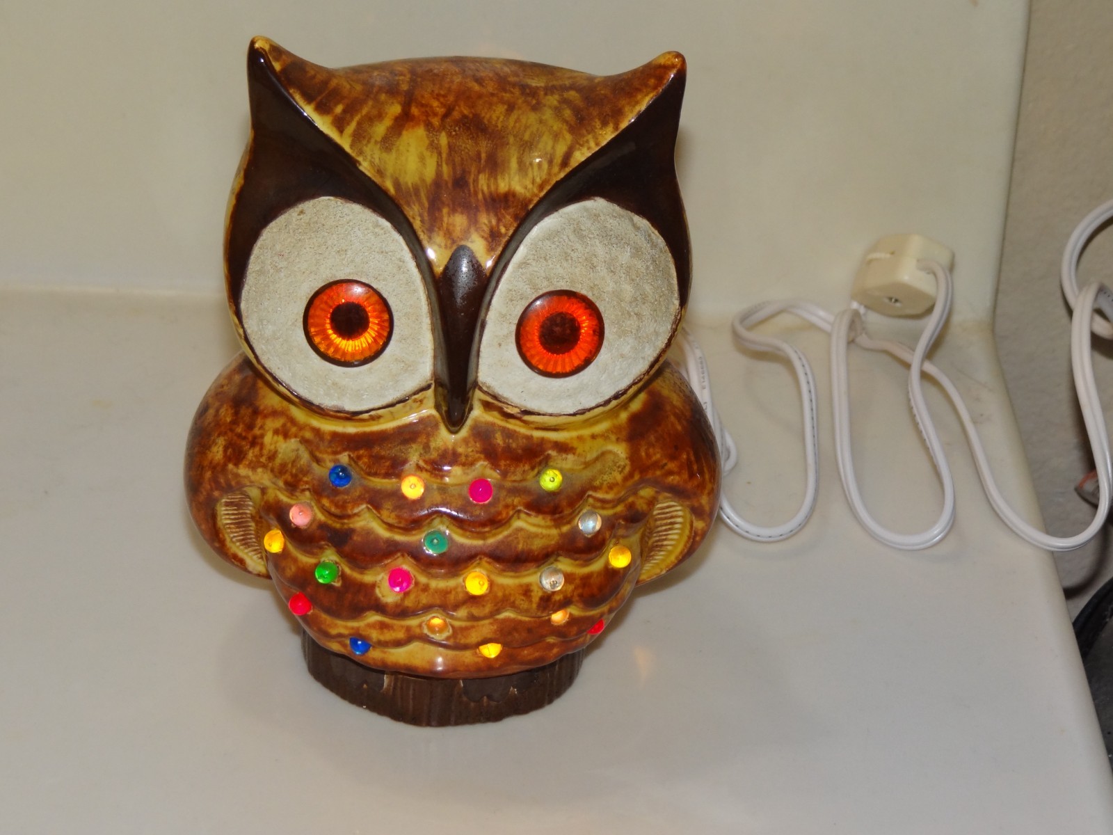 Vintage Ceramic Owl Lamp Night Light MCM brown drip glaze yellow 6.25" hi w/pegs